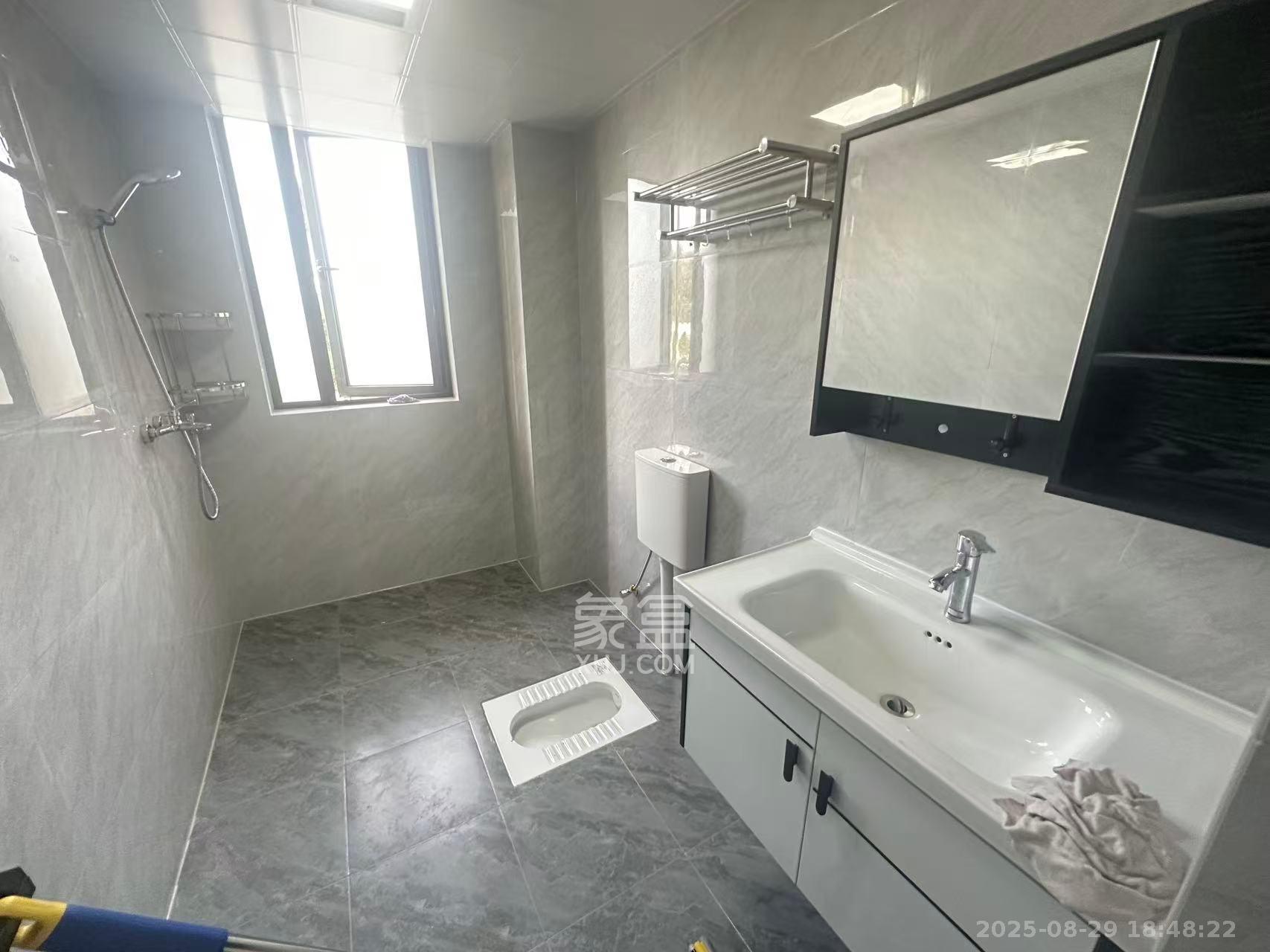 青竹湖曦园  4室2厅2卫    3000.0元/月室内图