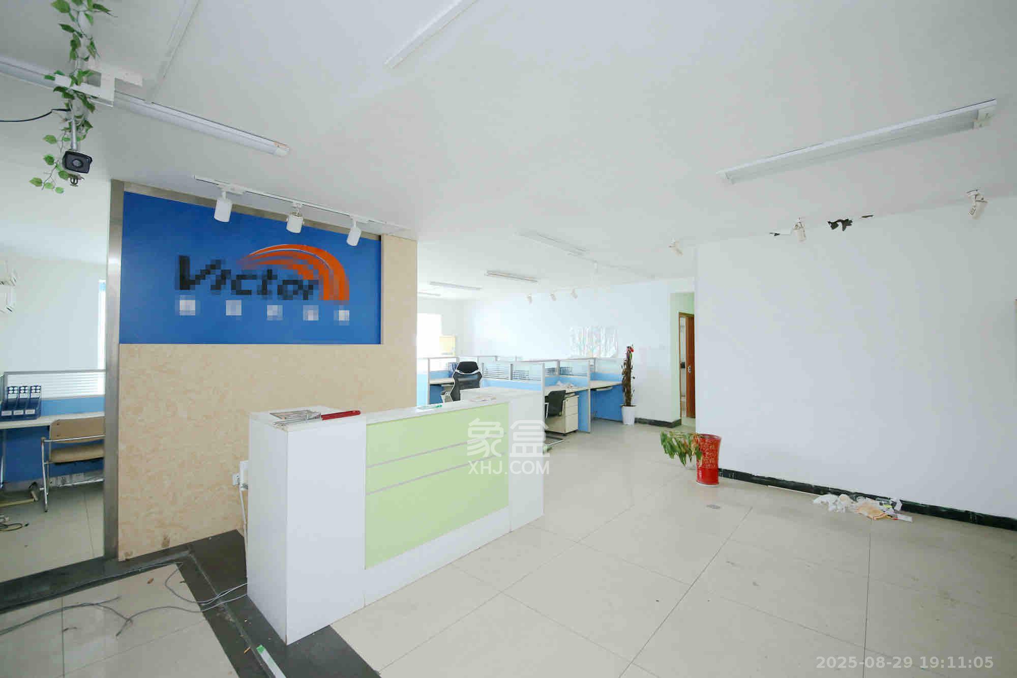 湖南财富中心  2室2厅1卫    4000.0元/月 湖南财富中心  2室2厅1卫    4000.0元/月