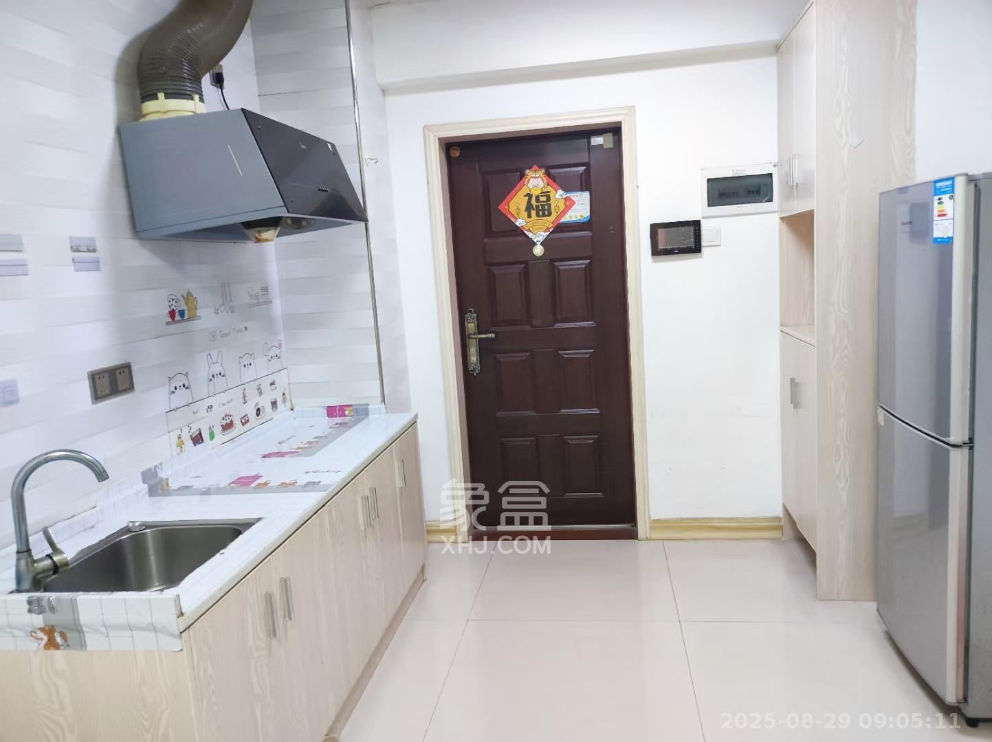 绿地公馆(绿地名邸)  1室1厅1卫    1500.0元/月 绿地公馆(绿地名邸)  1室1厅1卫    1500.0元/月室内图