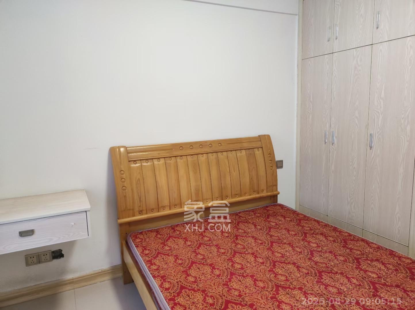 绿地公馆(绿地名邸)  1室1厅1卫    1500.0元/月 绿地公馆(绿地名邸)  1室1厅1卫    1500.0元/月室内图