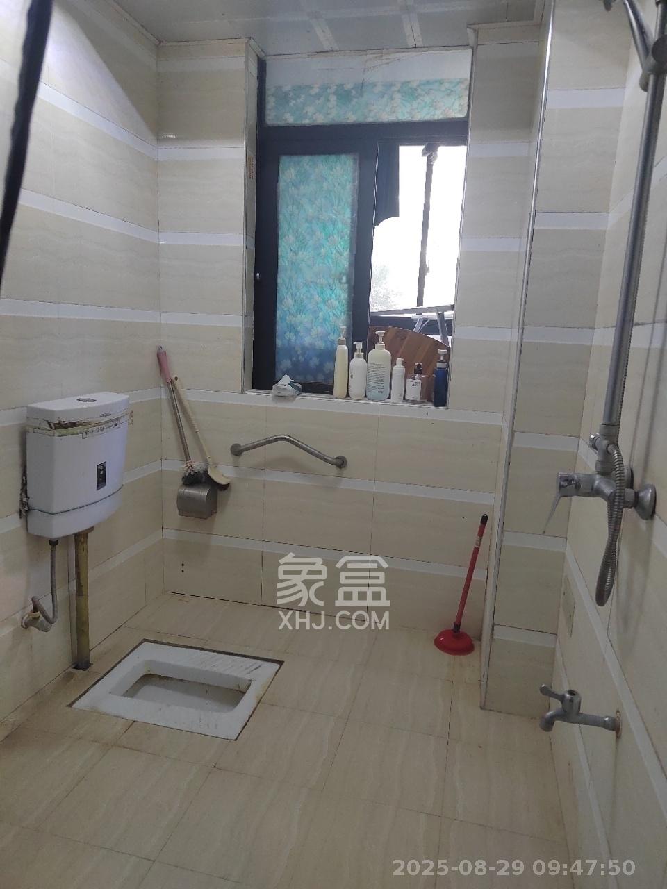 鑫远湘府华城  4室2厅1卫    1100.0元/月室内图