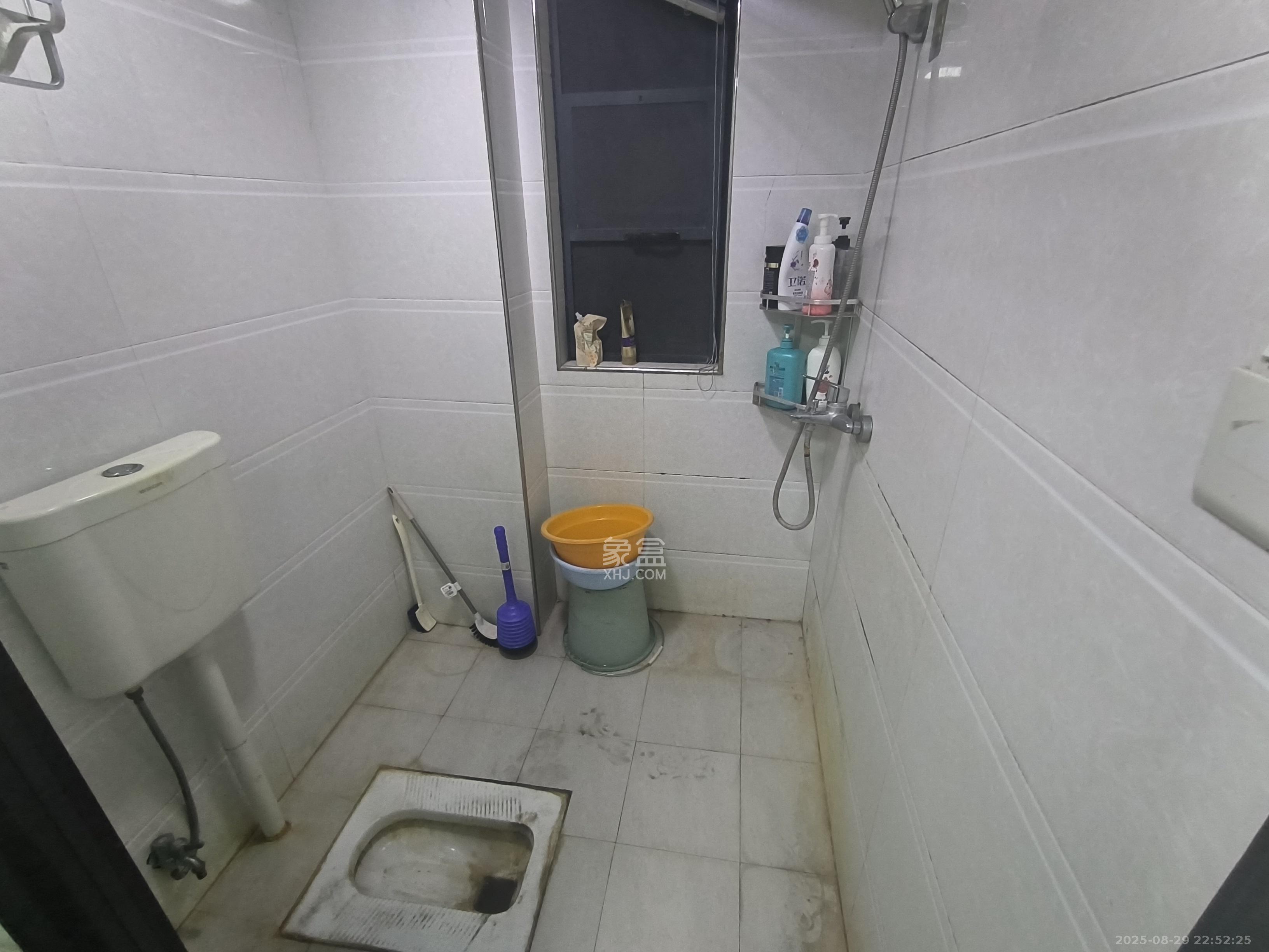 荣盛花语馨苑  3室2厅1卫   2400.00元/月室内图
