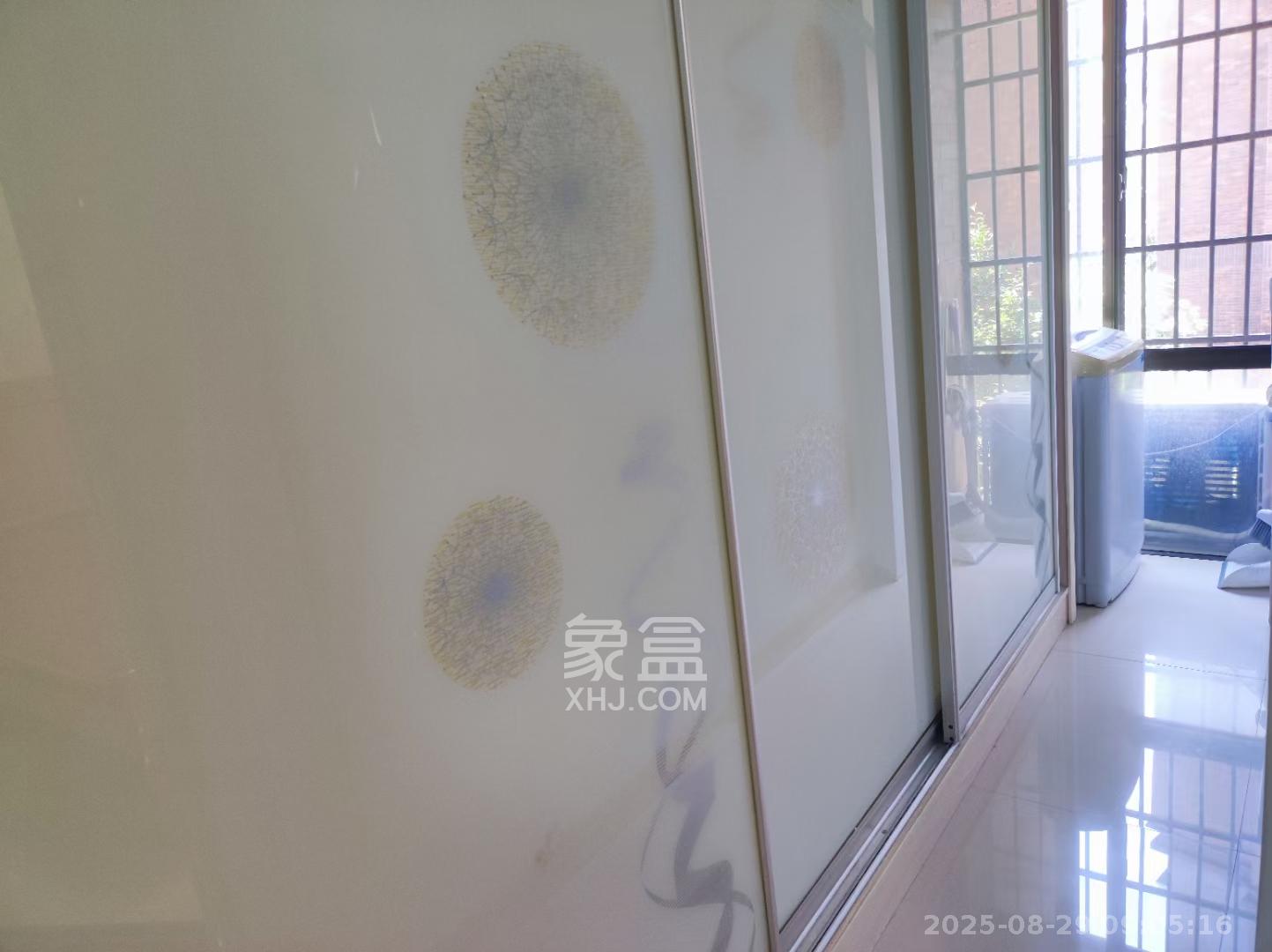 绿地公馆(绿地名邸)  1室1厅1卫    1500.0元/月 绿地公馆(绿地名邸)  1室1厅1卫    1500.0元/月室内图