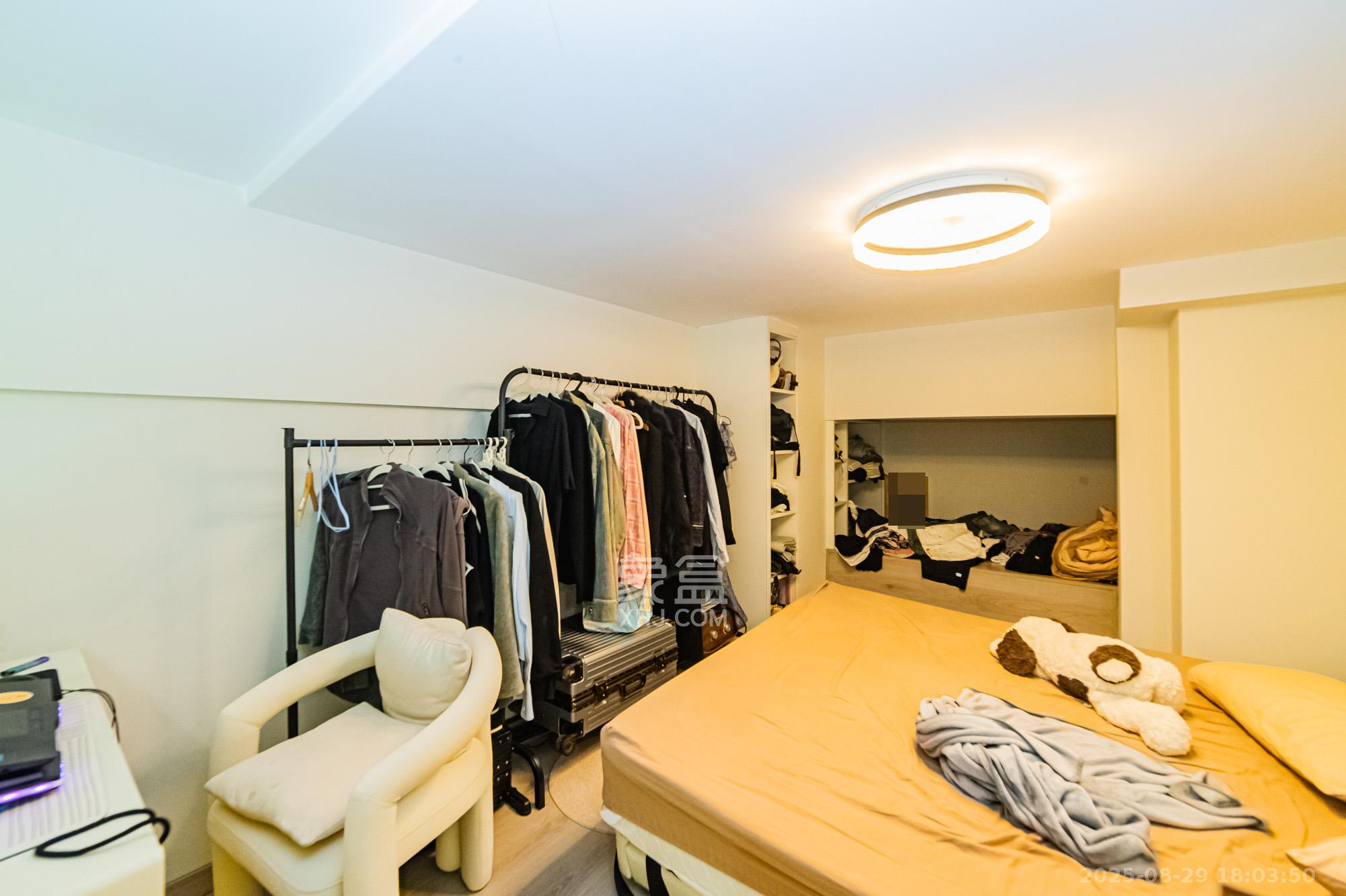 珠江花城好世界  1室0厅0卫    32.0万卧室