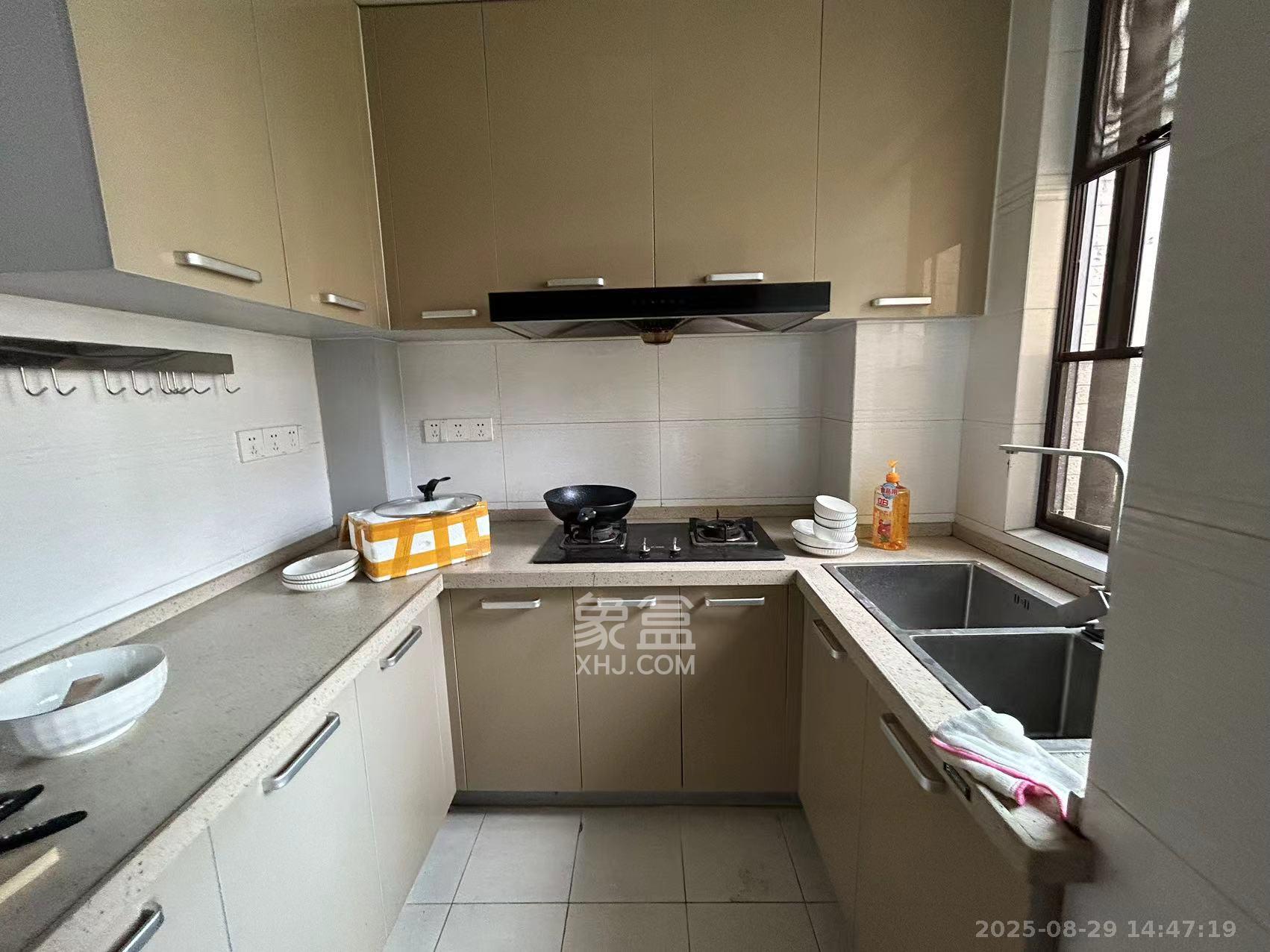 湘水郡(兴旺小爱同学)  4室2厅2卫    2600.0元/月 湘水郡(兴旺小爱同学)  4室2厅2卫    2600.0元/月室内图