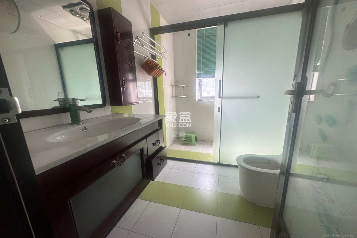 湘江世纪城咏江苑  3室2厅2卫    2600.0元/月 湘江世纪城咏江苑  3室2厅2卫    2600.0元/月室内图