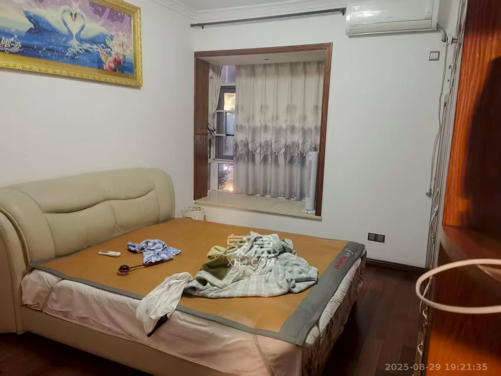 泊爱蓝湾 3室2厅2卫 4000.0元/月 泊爱蓝湾 3室2厅2卫 4000.0元/月室内图