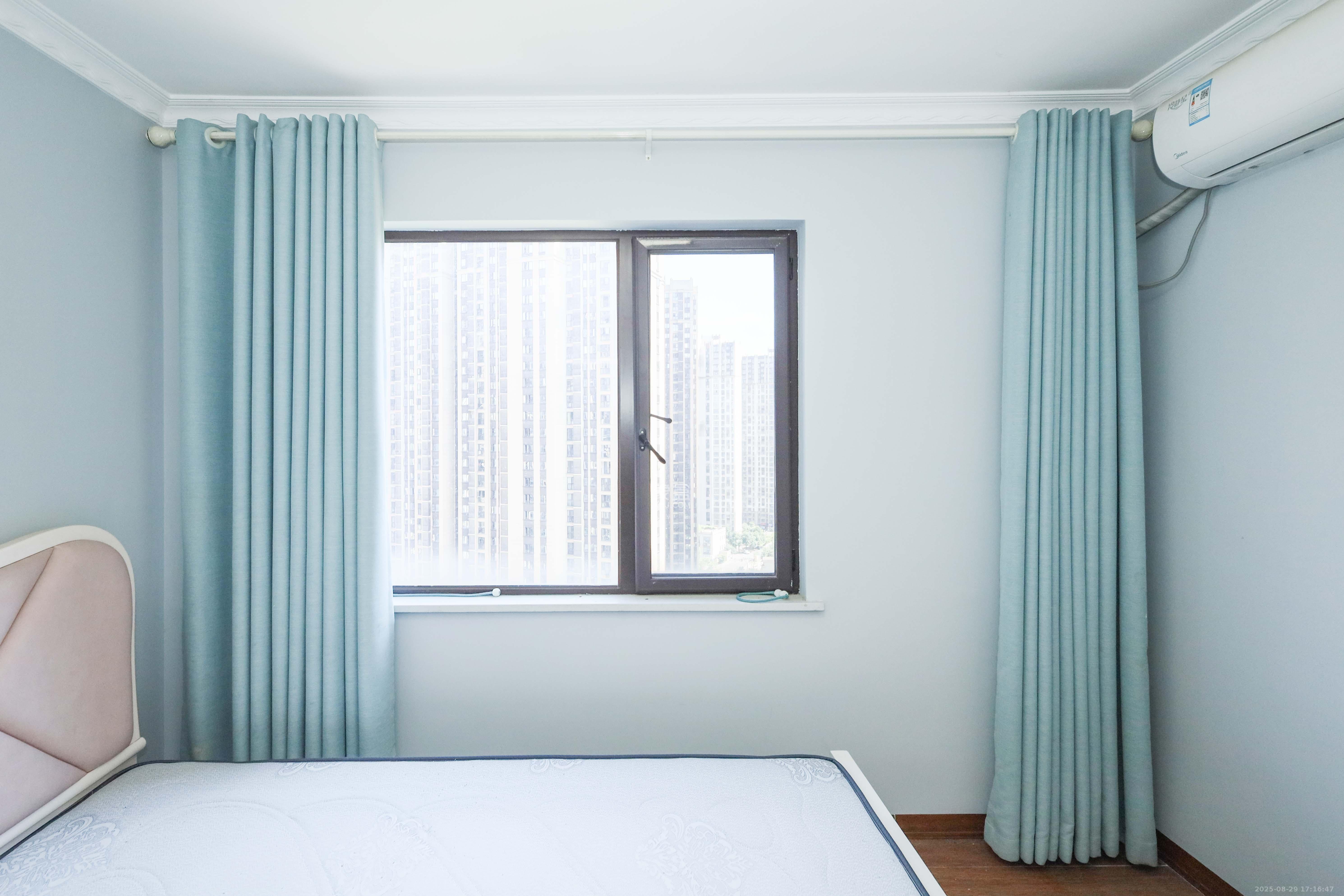 梅溪鑫苑名家  3室2厅1卫    95.0万卧室