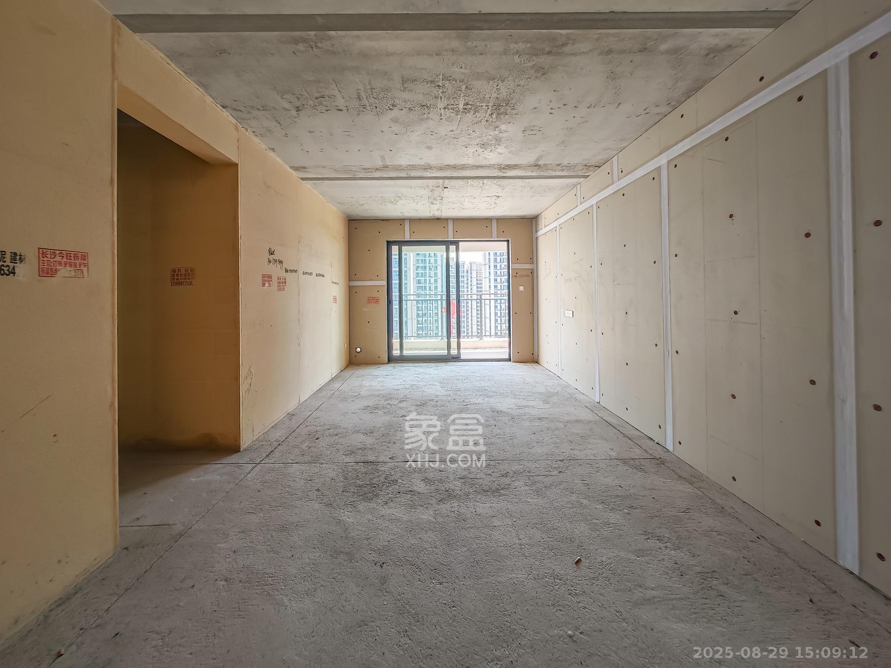 长沙北中心保利时代C区  3室2厅2卫    95.0万 长沙北中心保利时代C区  3室2厅2卫    95.0万客厅