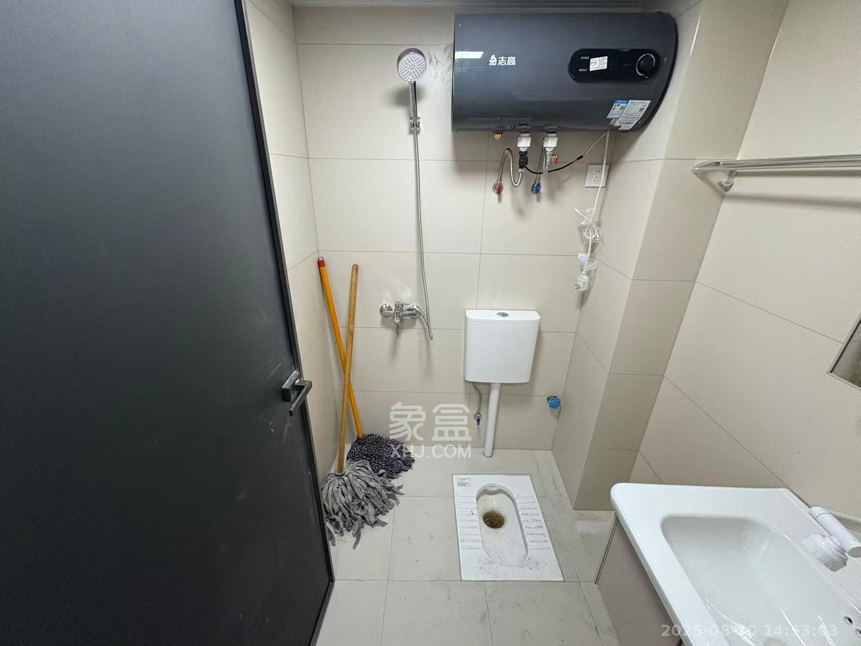 嘉裕大厦  1室1厅1卫   1600.00元/月室内图