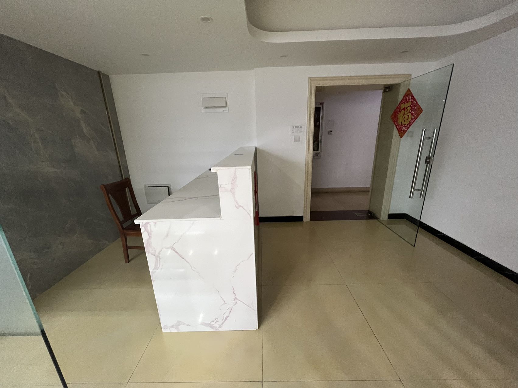 中盐大厦 4室2厅1卫 4500.0元/月 中盐大厦 4室2厅1卫 4500.0元/月室内图