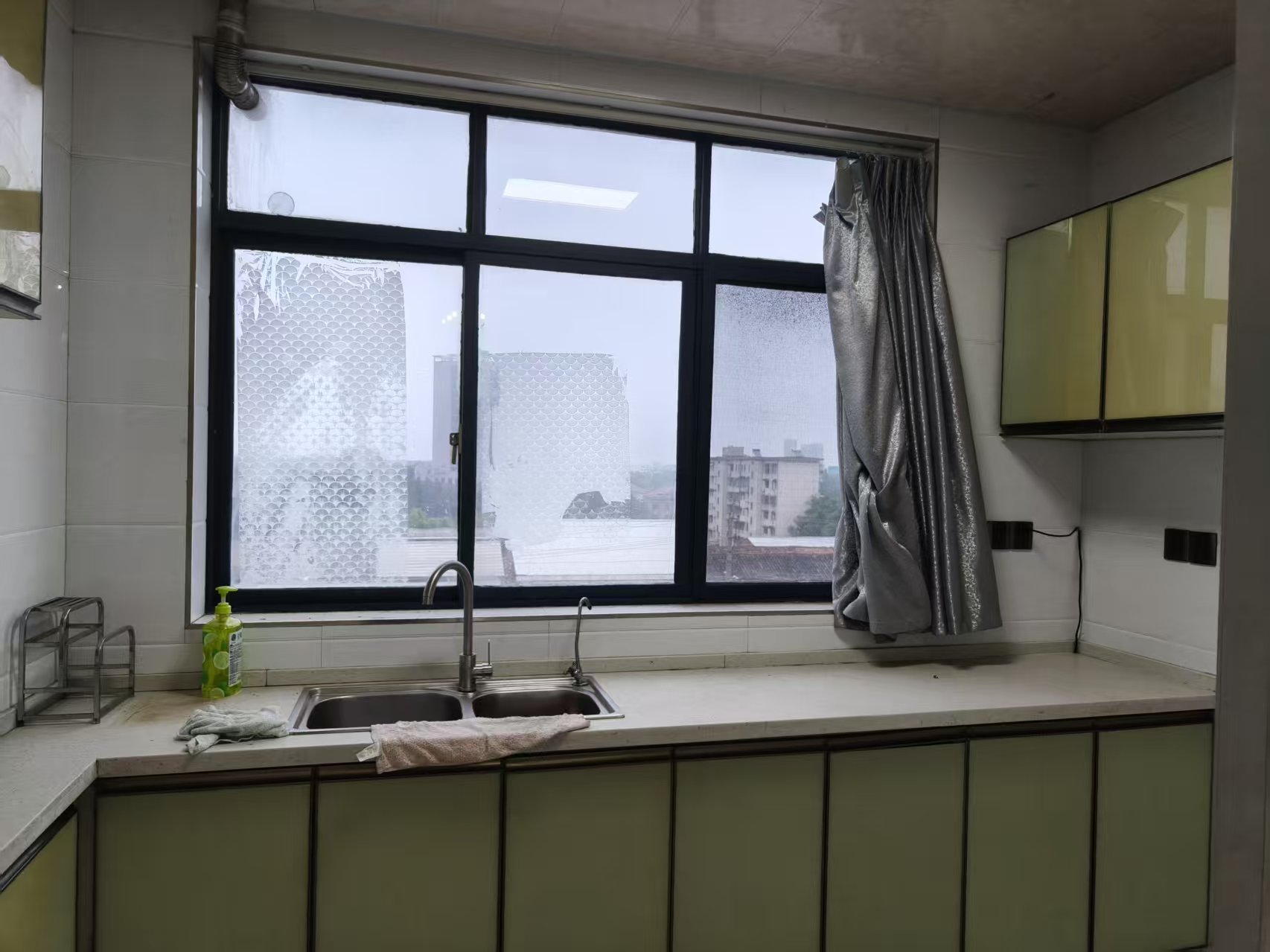 世纪新庄  3室2厅2卫    1100.0元/月室内图