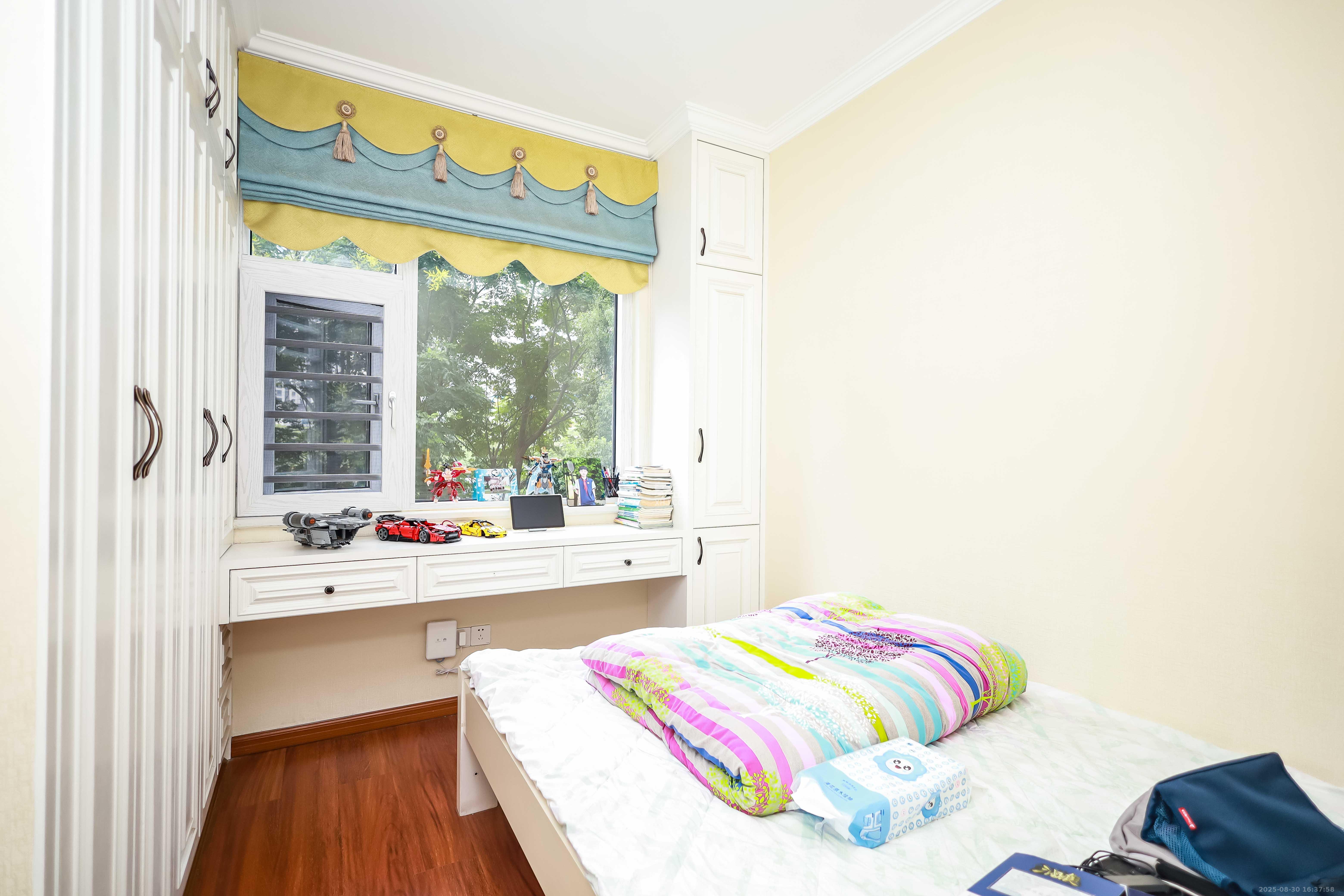 天麓尚层  4室2厅1卫    96.0万卧室