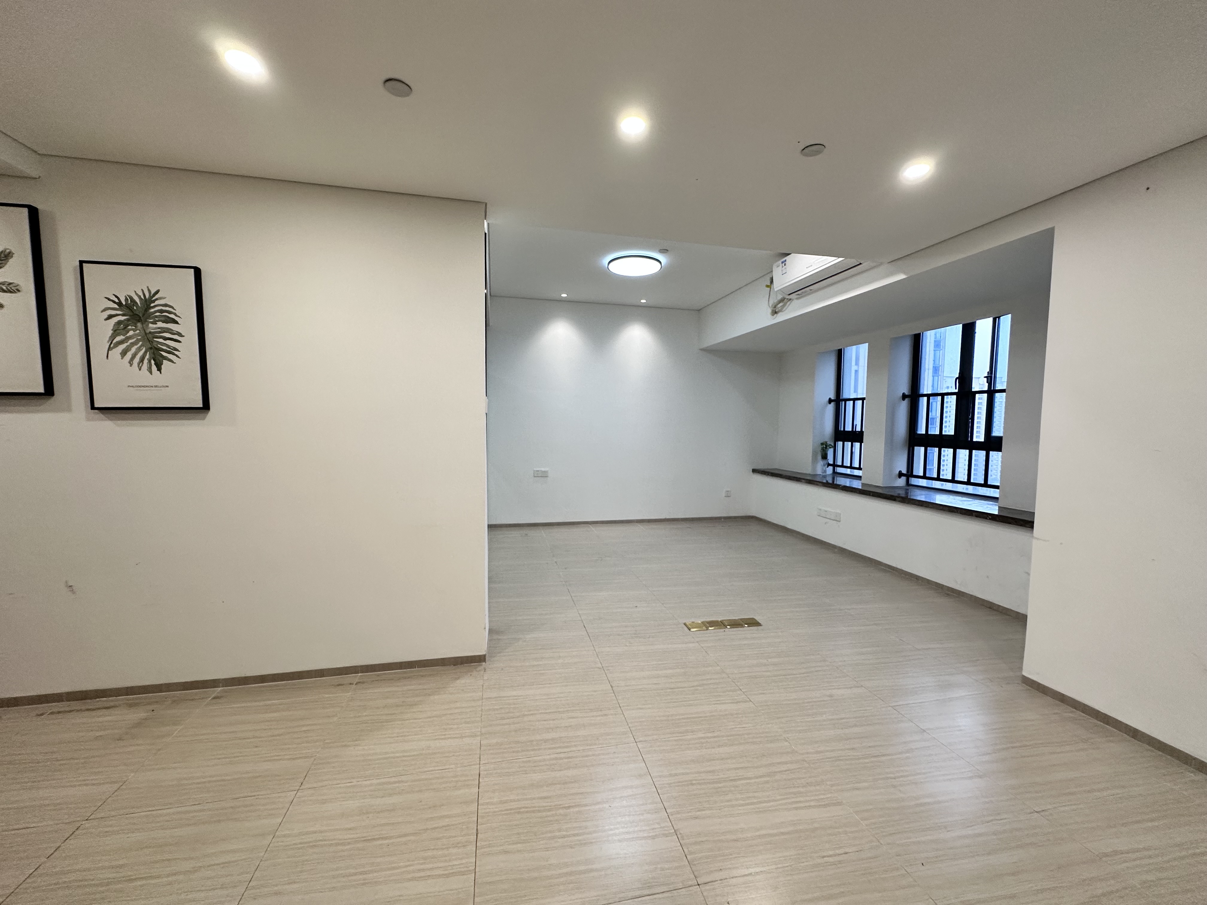 海航豪庭南苑  1室1厅1卫   2700.00元/月室内图