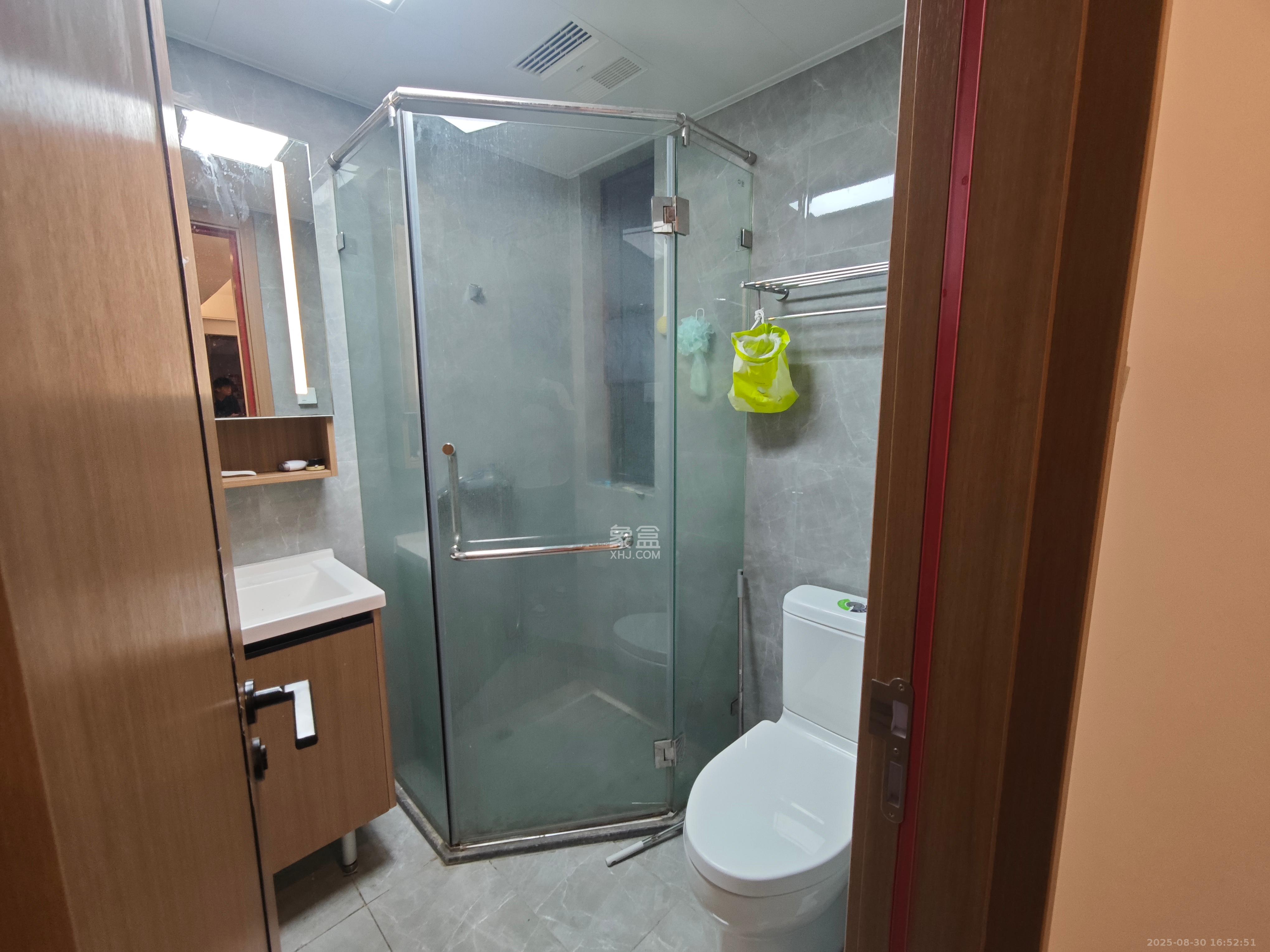 卓越江岸  4室2厅2卫   5500.00元/月室内图