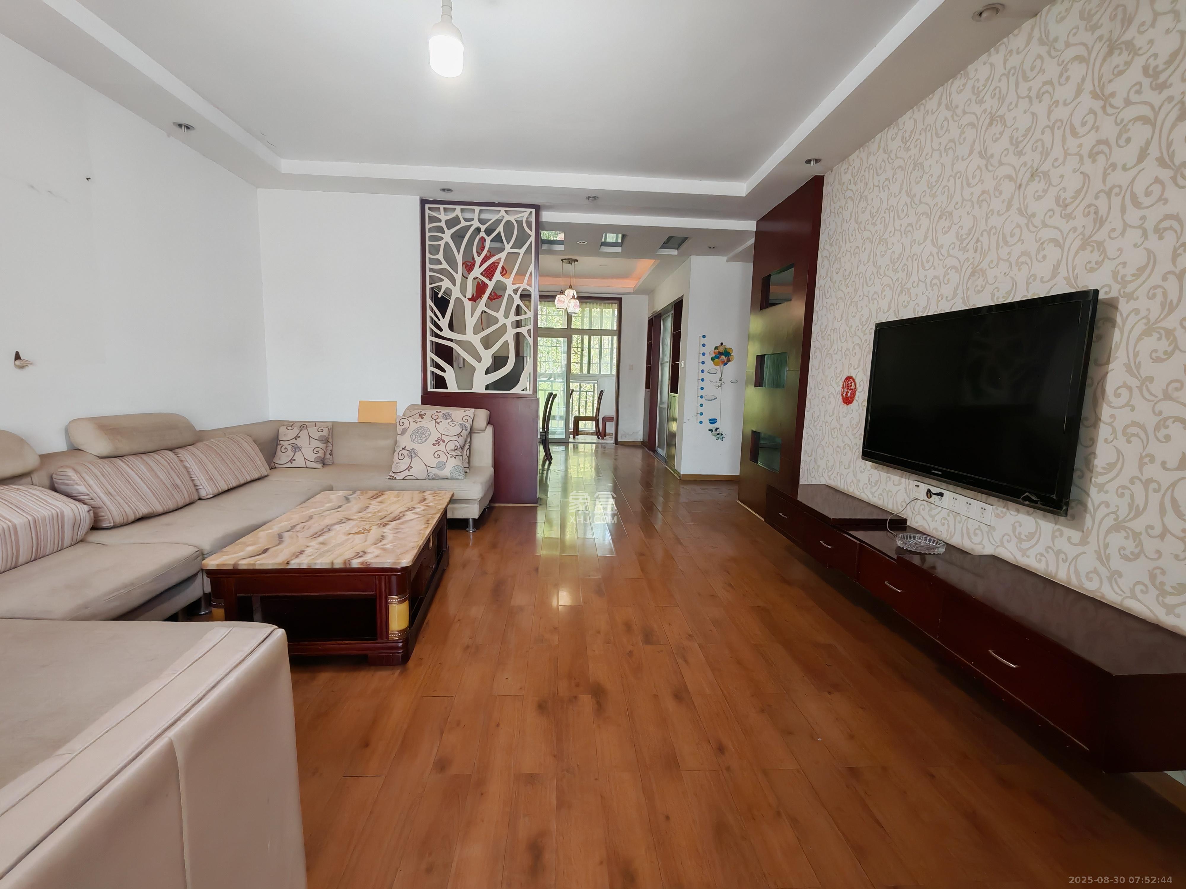 枫华府第 3室2厅2卫 2200.0元/月 枫华府第 3室2厅2卫 2200.0元/月室内图