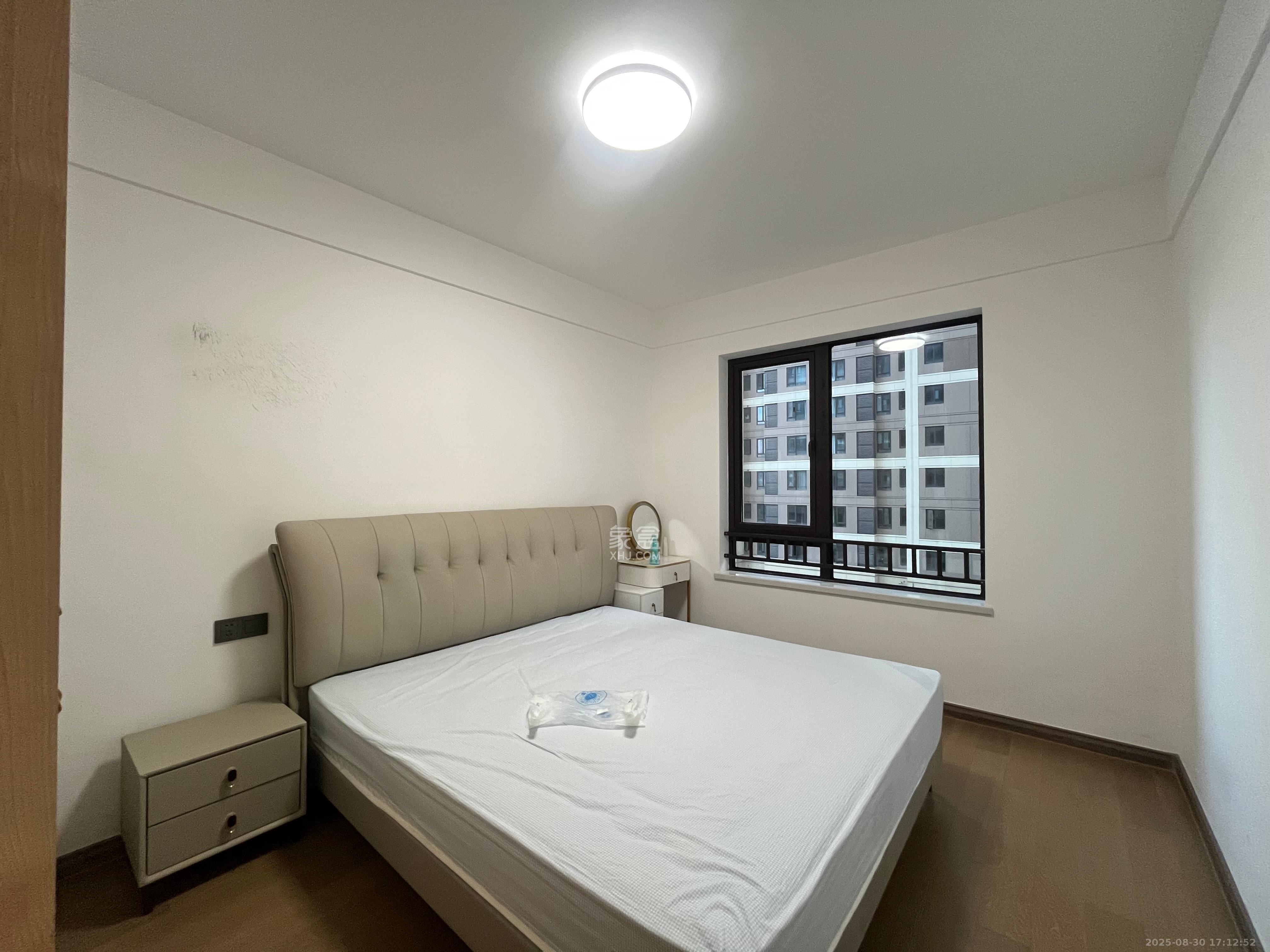 卓越江岸  4室2厅2卫    5300.0元/月室内图