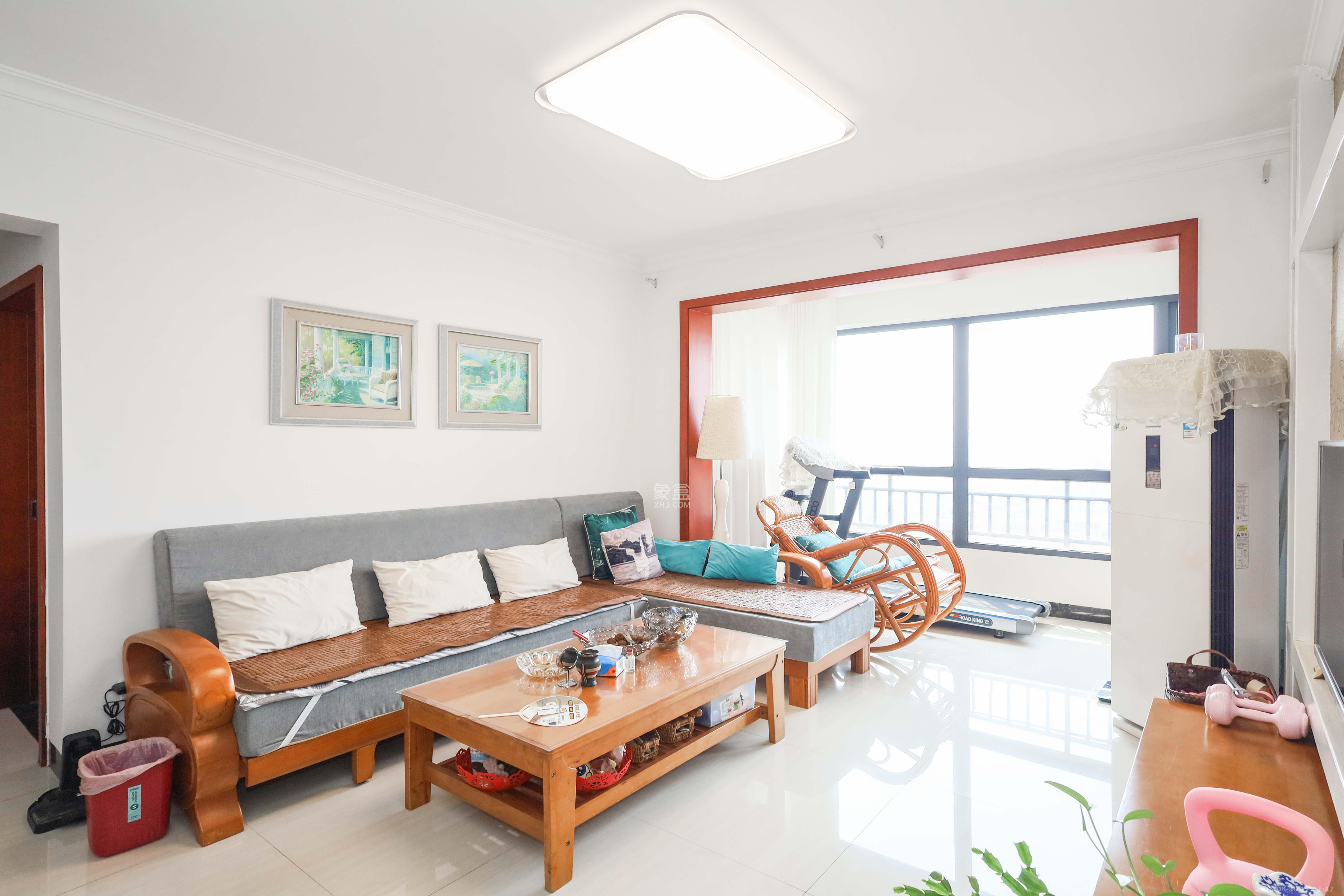 保利麓谷林语B区  3室2厅1卫    88.0万 保利麓谷林语B区  3室2厅1卫    88.0万客厅