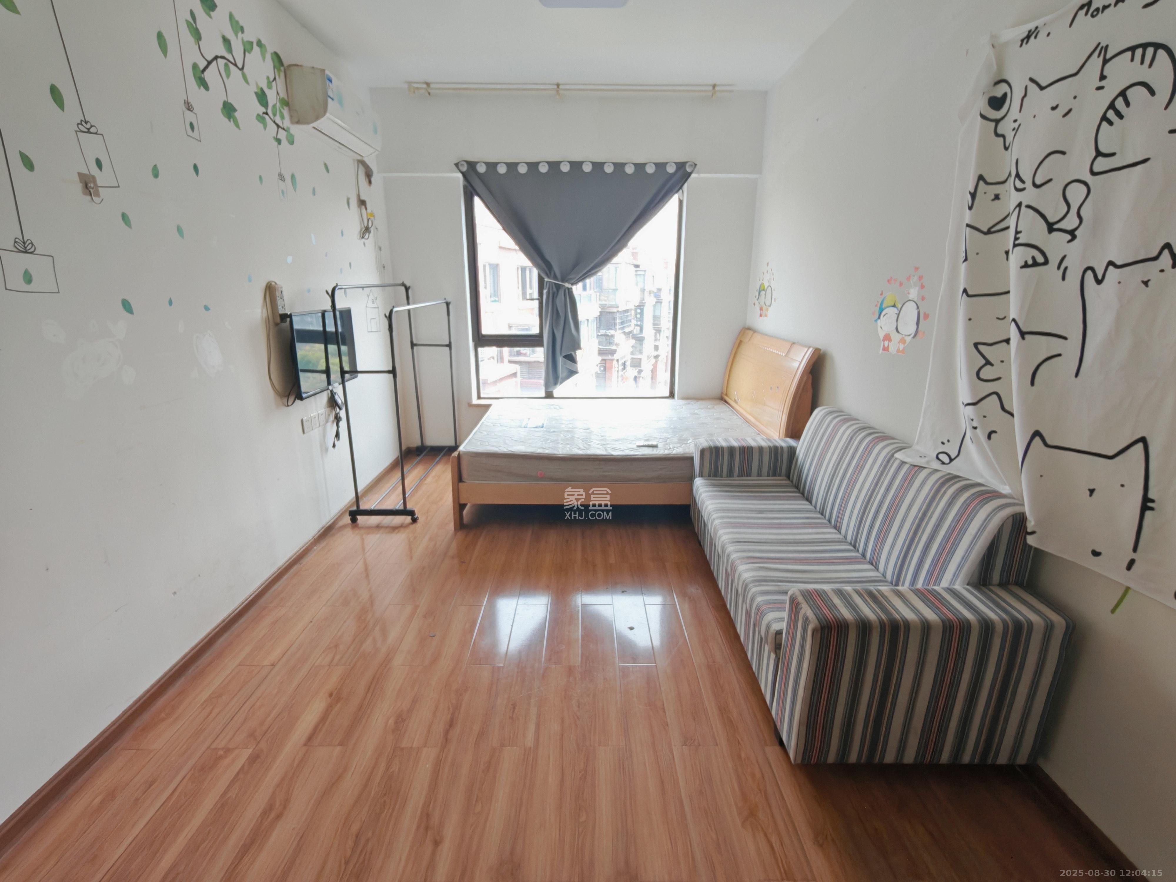 绿地公馆(绿地名邸) 1室1厅1卫 1200.0元/月 绿地公馆(绿地名邸) 1室1厅1卫 1200.0元/月室内图