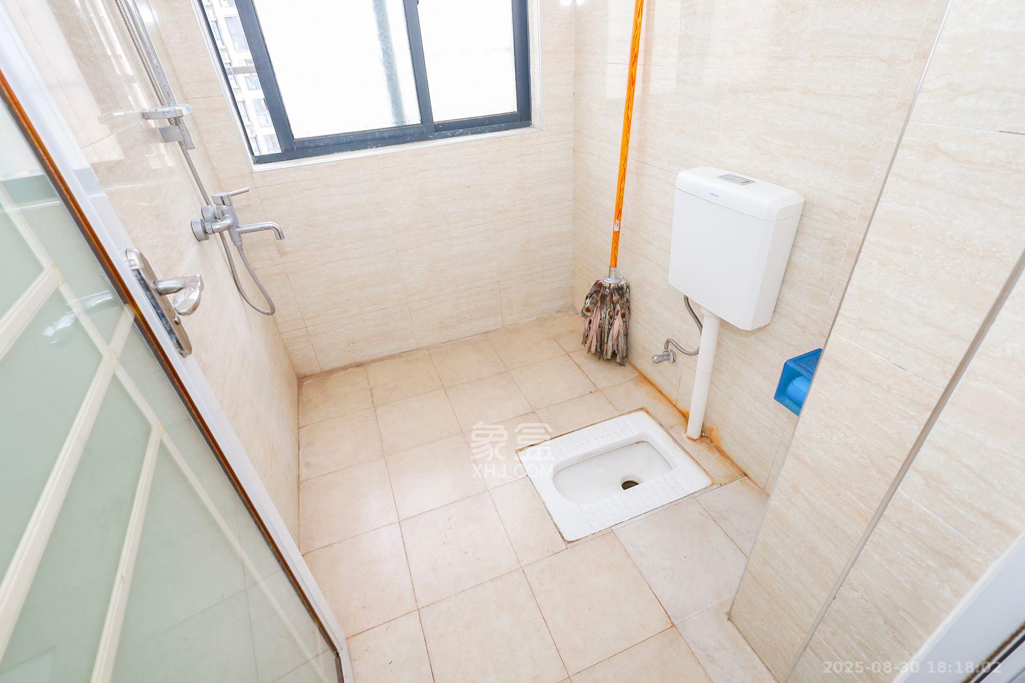 钰龙天下一期  3室2厅2卫    2800.0元/月 钰龙天下一期  3室2厅2卫    2800.0元/月室内图