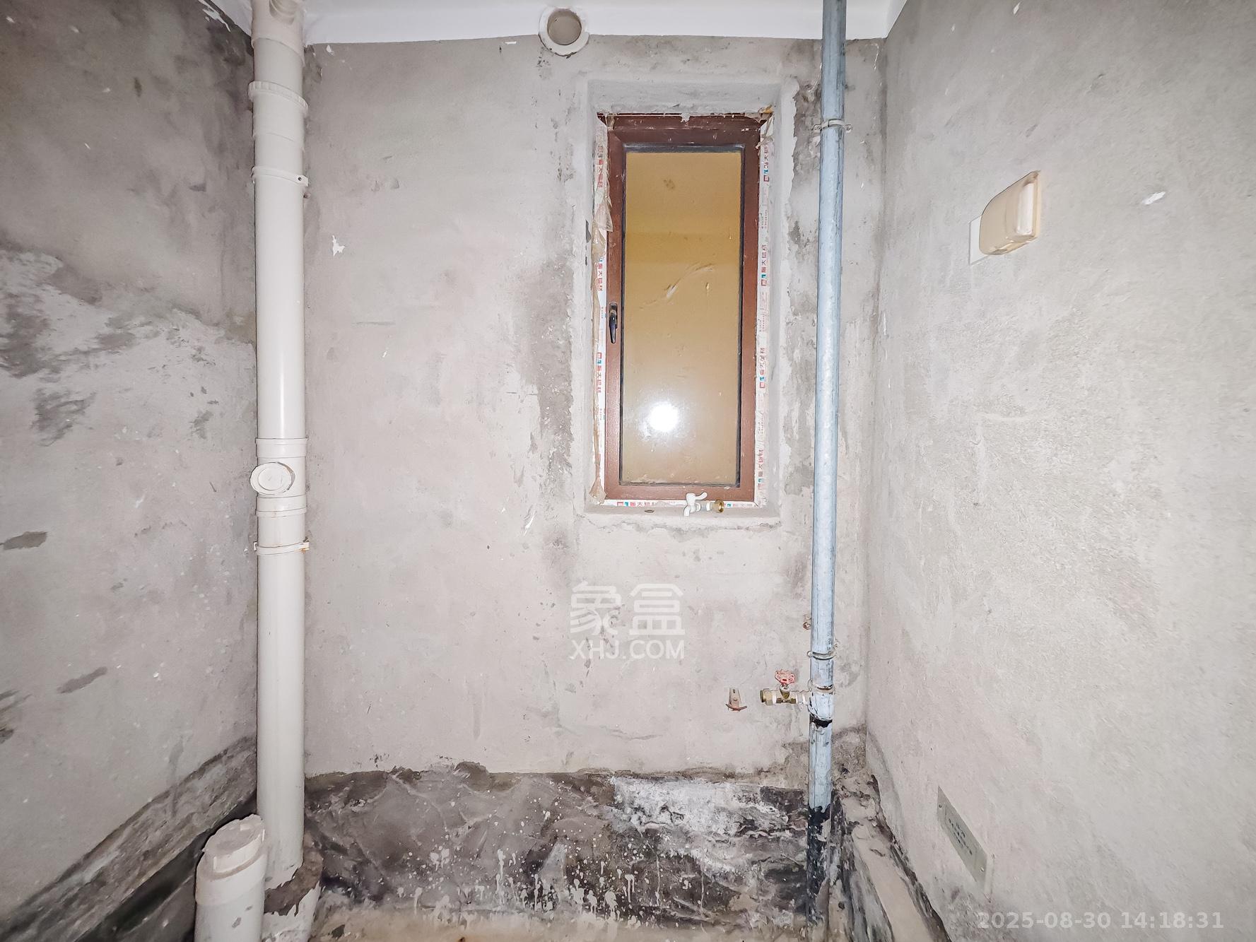 幸福考拉  4室2厅2卫    205.0万 幸福考拉  4室2厅2卫    205.0万卫生间