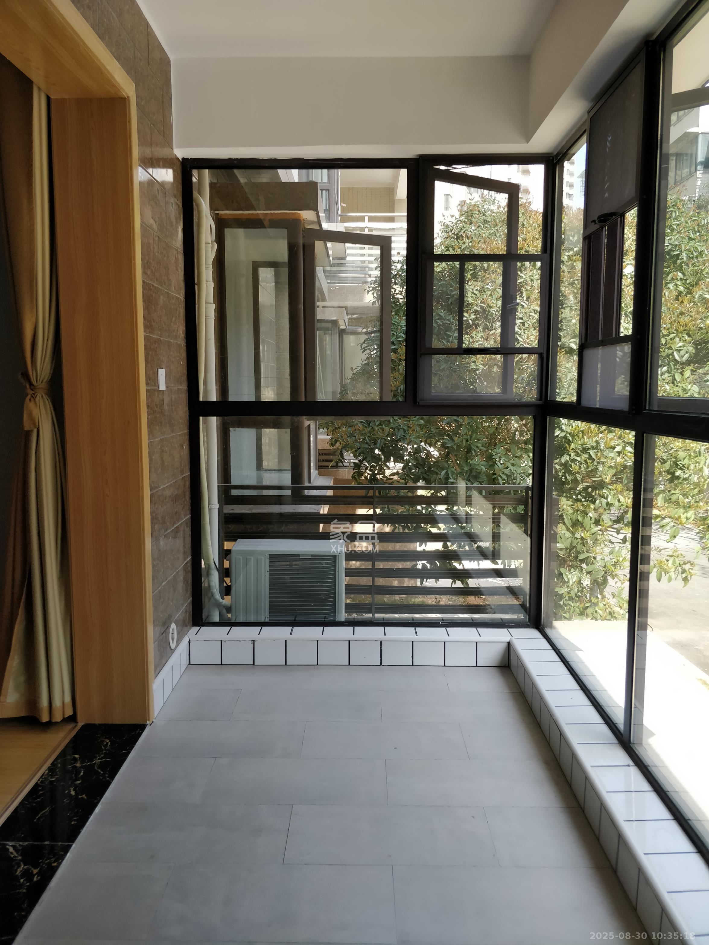 芙蓉别墅山庄（嘉湘华庭）  3室2厅2卫   3500.00元/月室内图