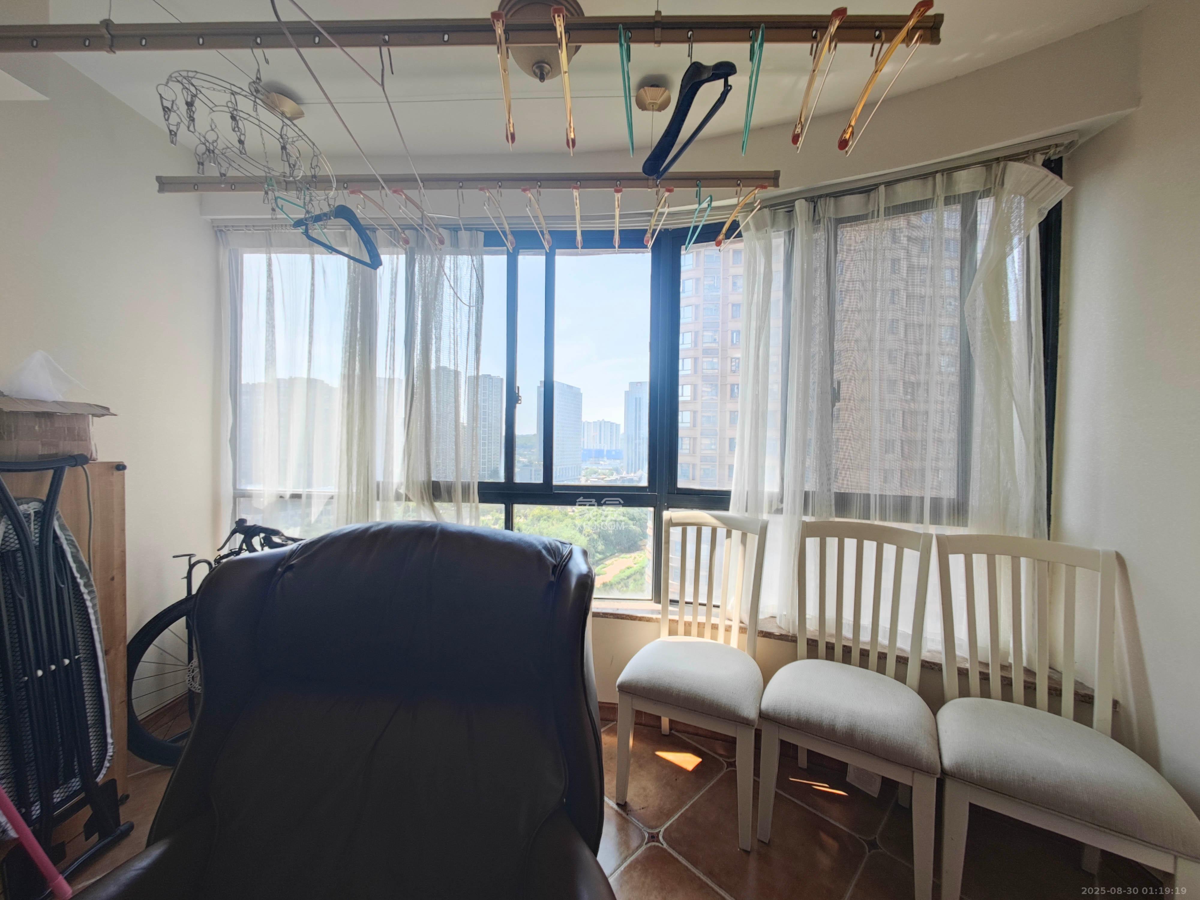 五矿万境水岸一期(万境水岸嘉苑)  2室2厅2卫    113.8万 五矿万境水岸一期(万境水岸嘉苑)  2室2厅2卫    113.8万阳台