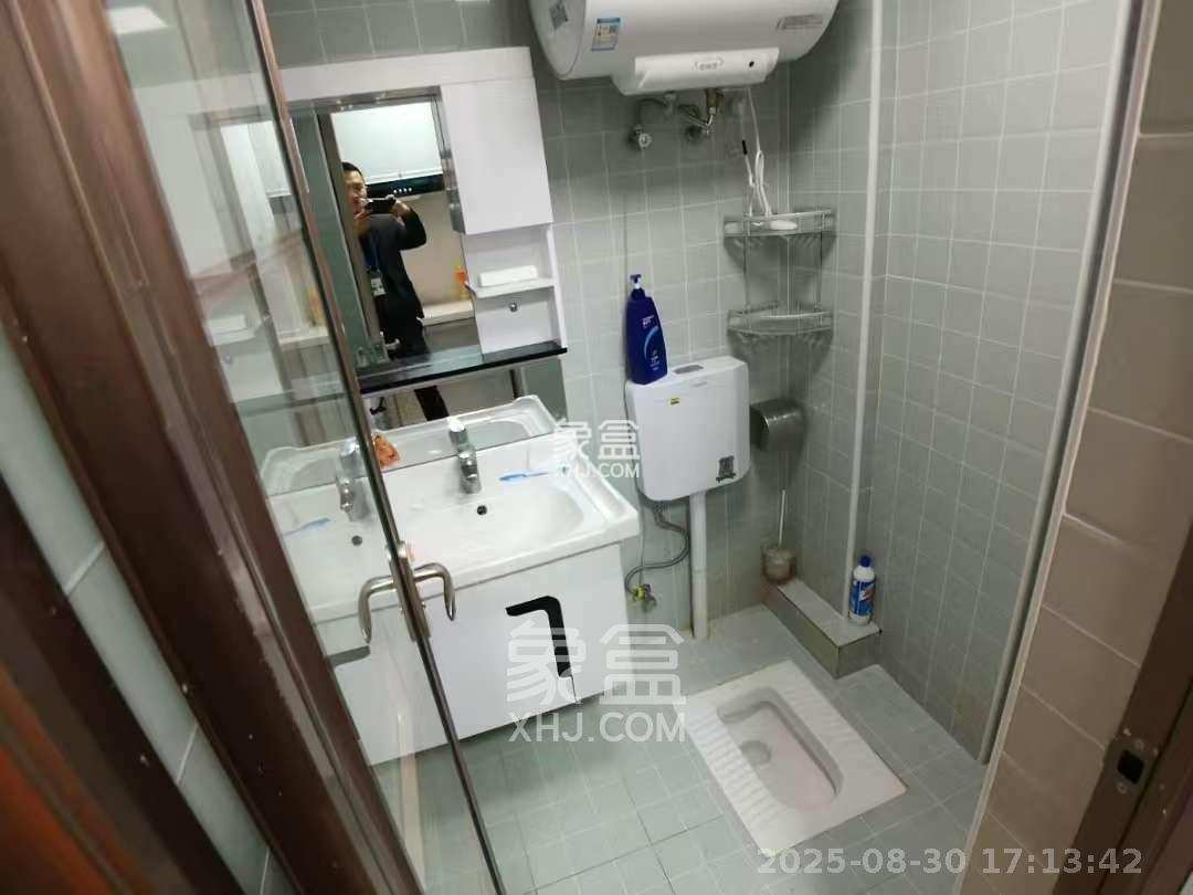 中建芙蓉嘉苑 1室1厅1卫 1200.0元/月 中建芙蓉嘉苑 1室1厅1卫 1200.0元/月室内图