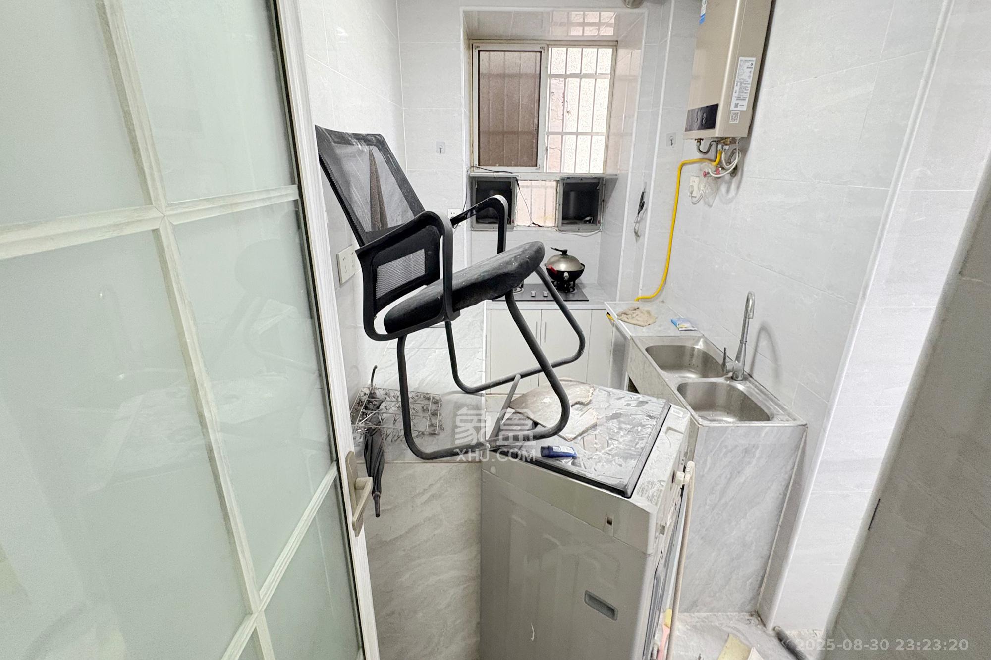 东文庙坪 2室1厅1卫 65.0万 东文庙坪 2室1厅1卫 65.0万厨房