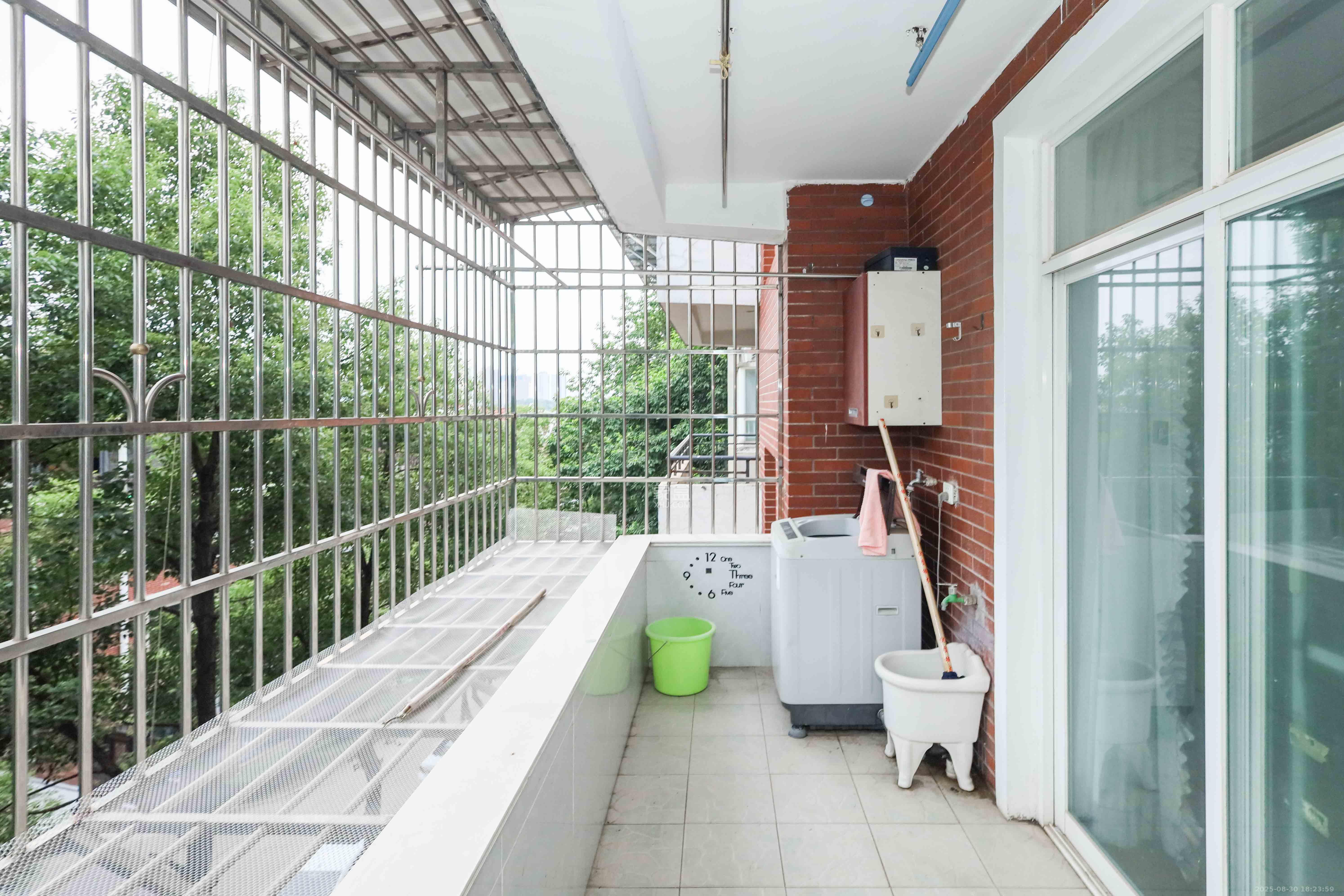 山水英伦 2室2厅1卫 59.0万 山水英伦 2室2厅1卫 59.0万阳台