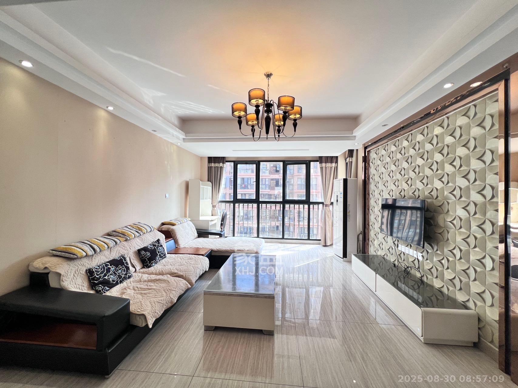 麓谷明珠 1室2厅1卫 2500.0元/月 麓谷明珠 1室2厅1卫 2500.0元/月室内图