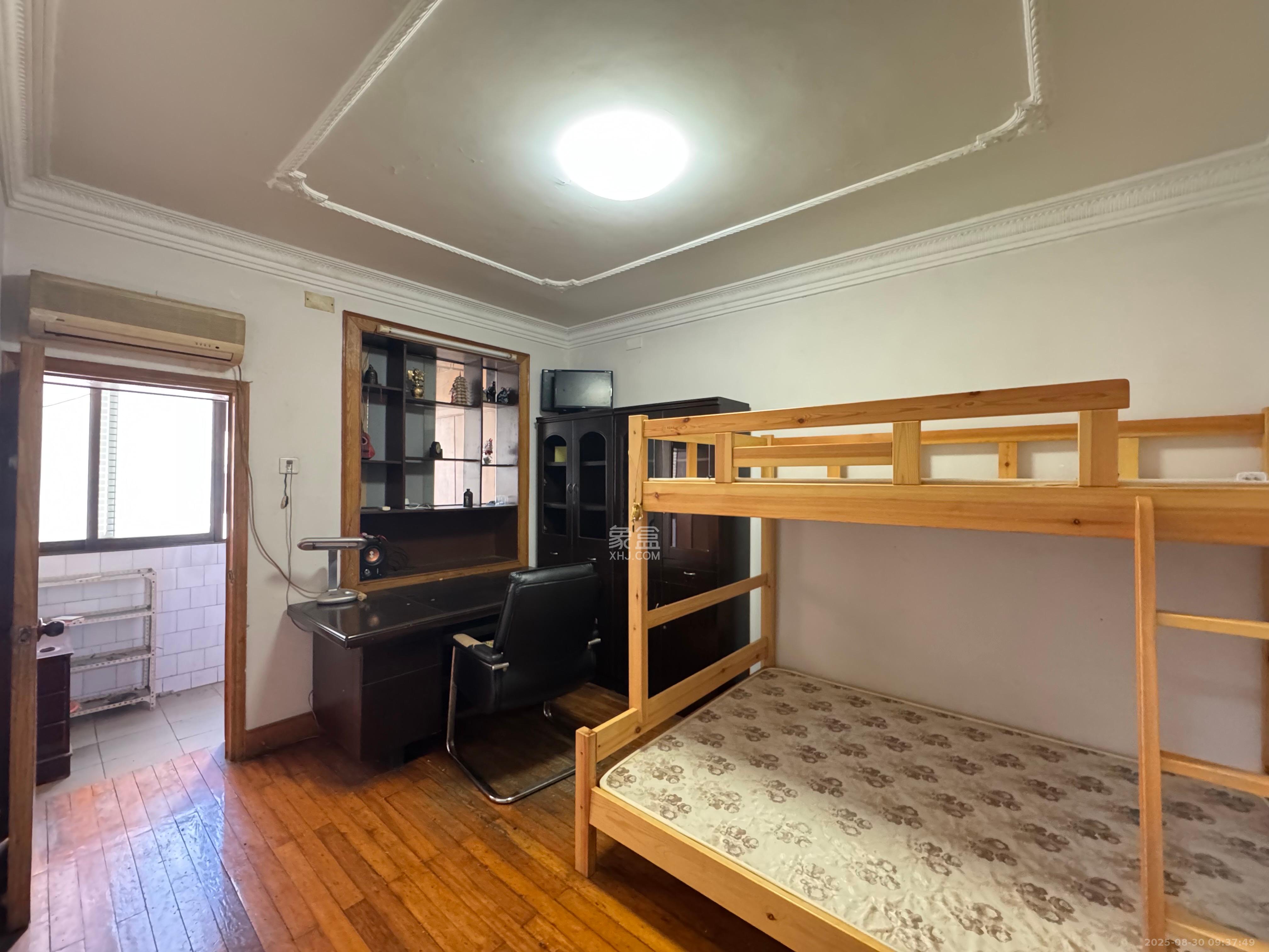 人民中路窑岭湘剧院单位房 2室1厅1卫 2000.0元/月 人民中路窑岭湘剧院单位房 2室1厅1卫 2000.0元/月室内图