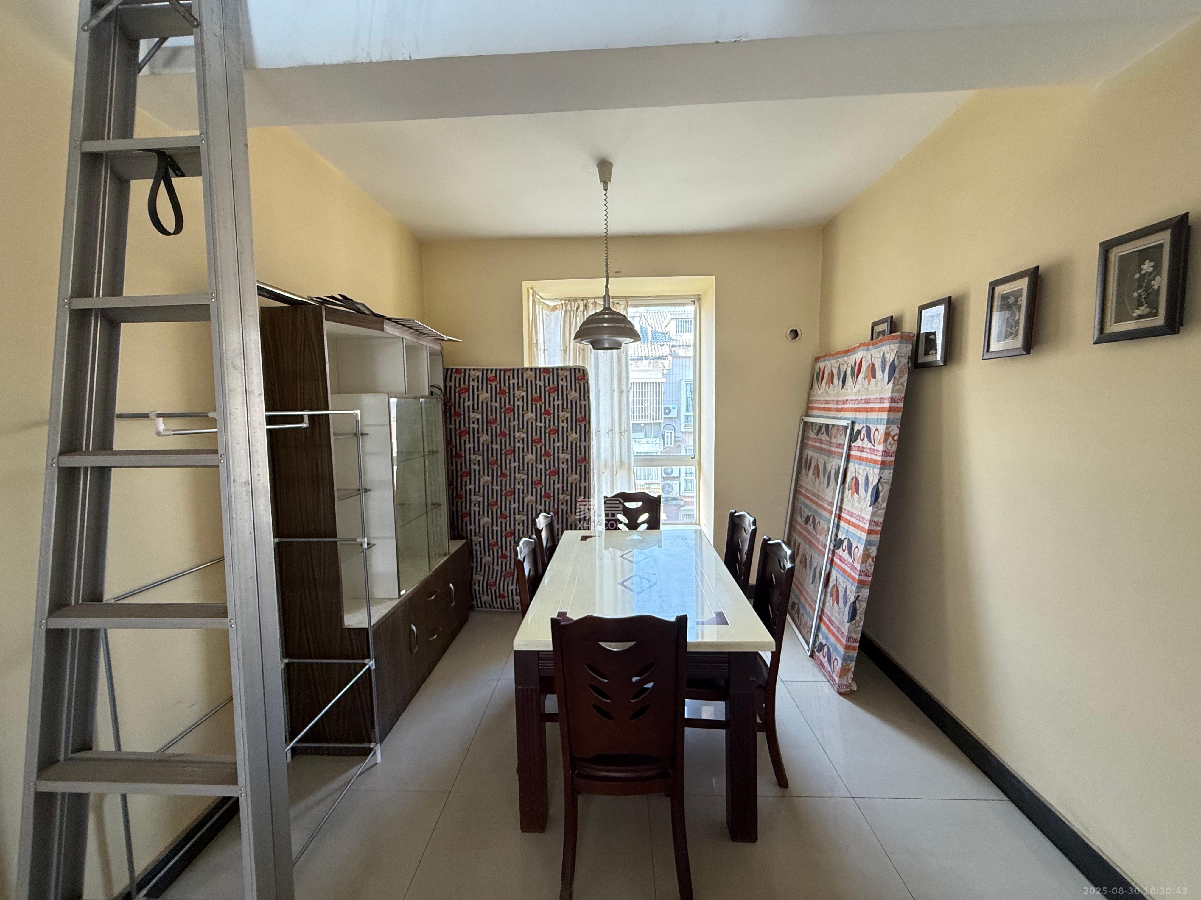 枫林绿洲 2室2厅1卫 1800.0元/月 枫林绿洲 2室2厅1卫 1800.0元/月室内图