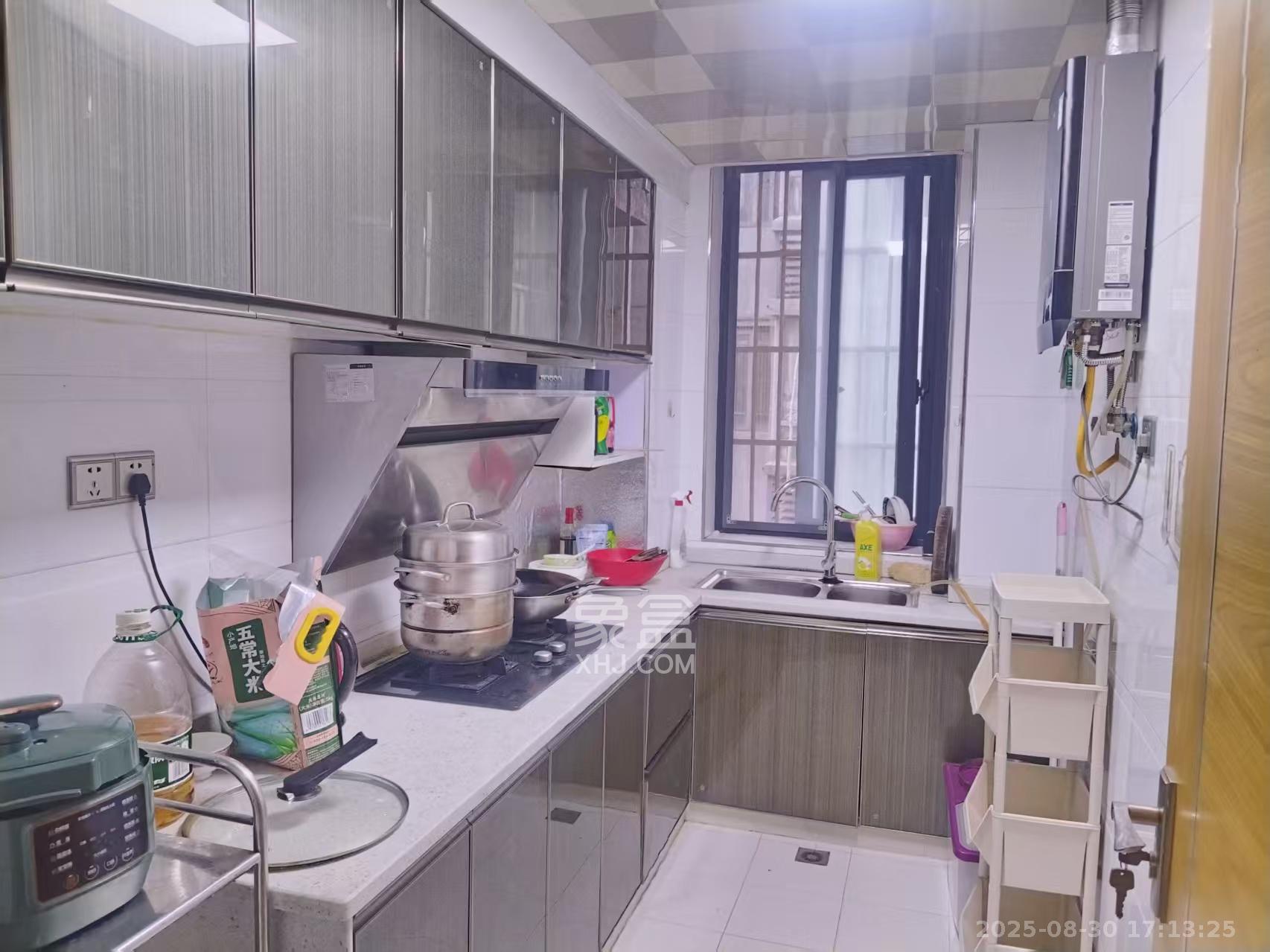 上庭苑  3室2厅2卫   2200.00元/月室内图