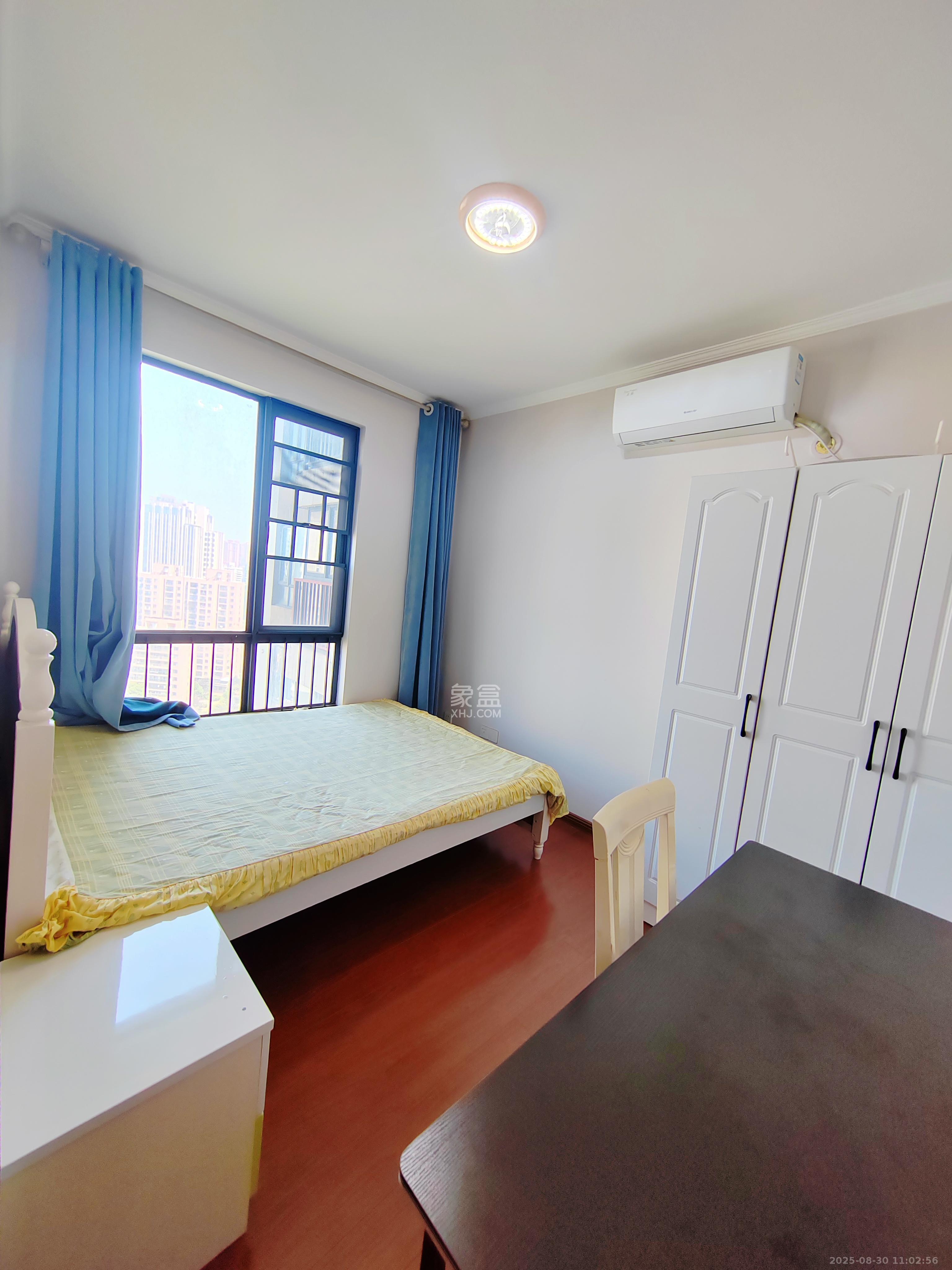 万科城  3室1厅1卫    2400.0元/月 万科城  3室1厅1卫    2400.0元/月室内图1