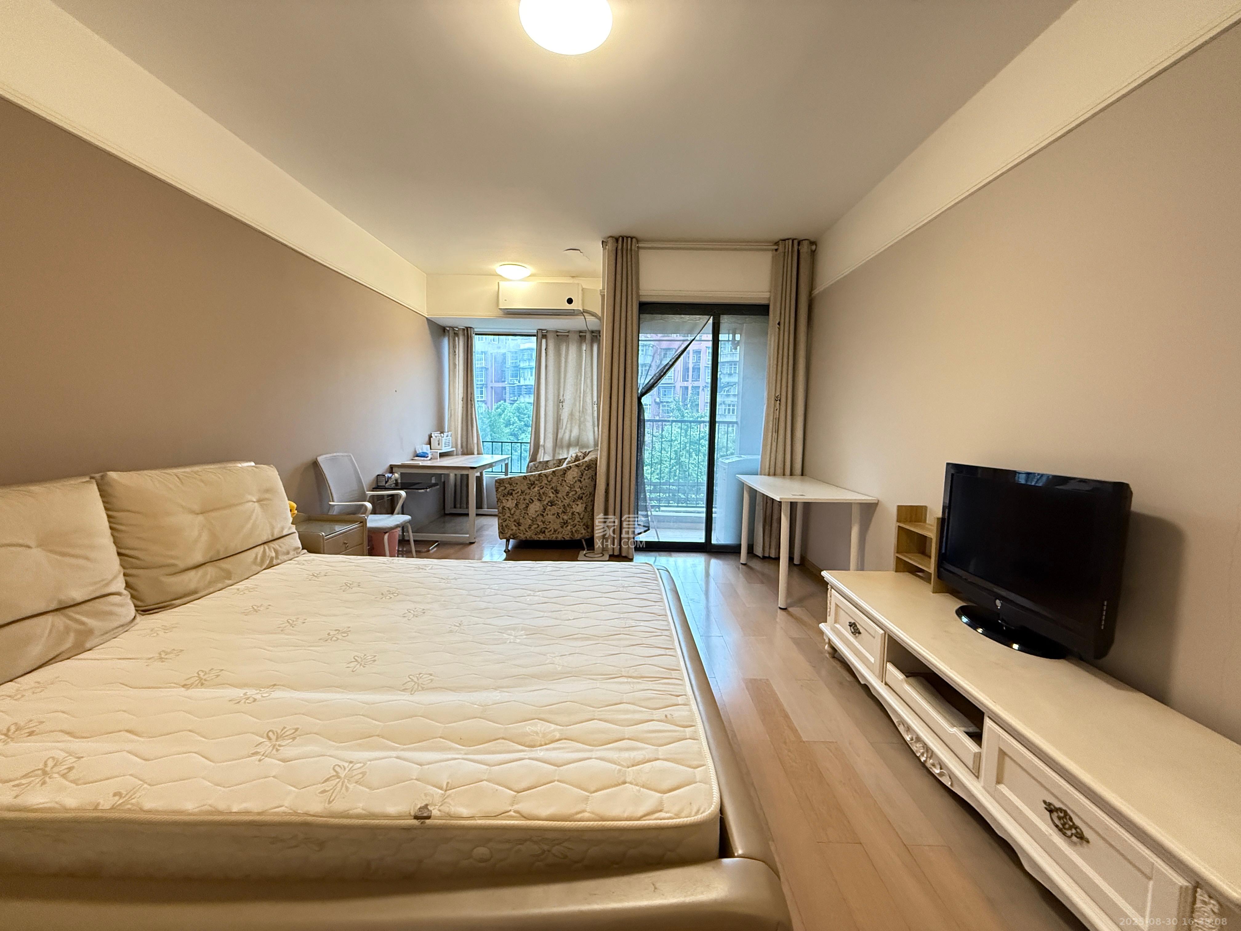 万科金色家园 1室1厅1卫 1400.0元/月 万科金色家园 1室1厅1卫 1400.0元/月室内图