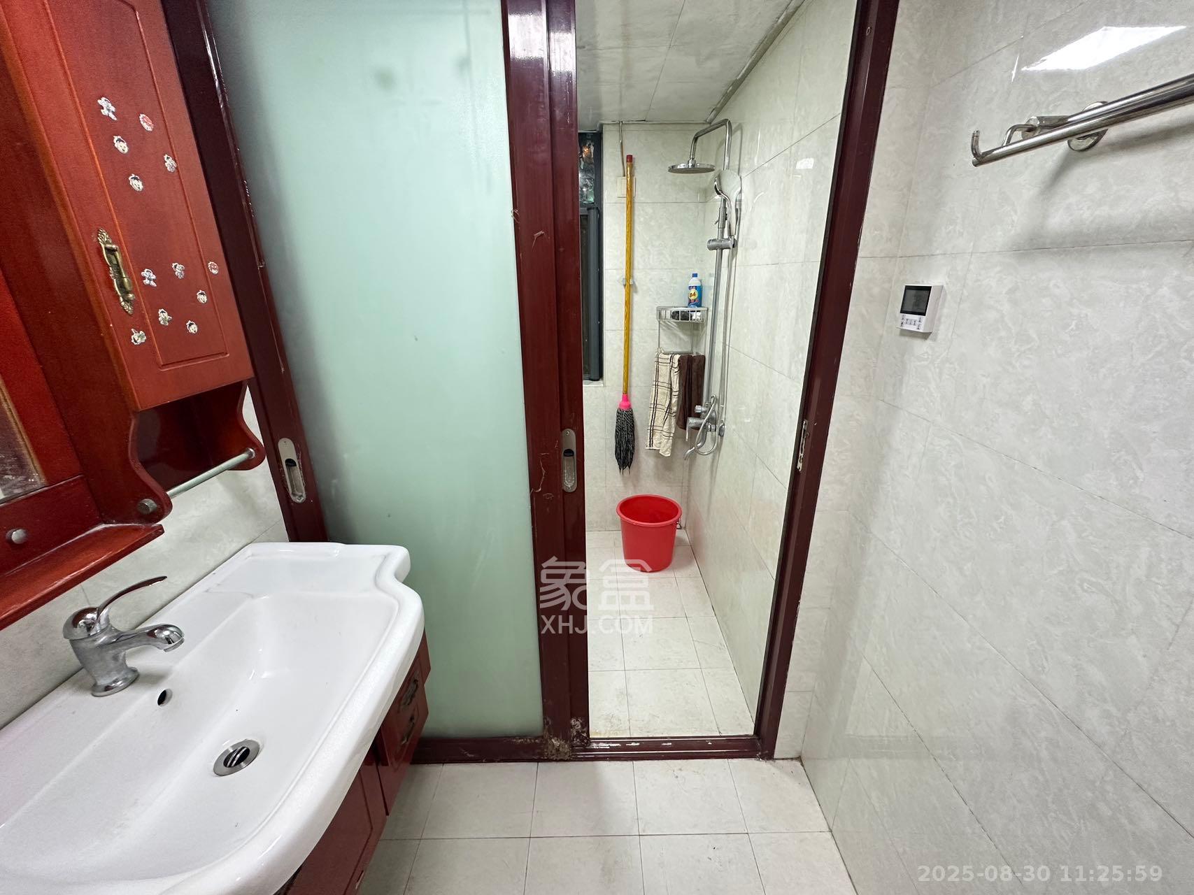 嘉宇盛世华章 3室2厅2卫 2800.0元/月 嘉宇盛世华章 3室2厅2卫 2800.0元/月室内图