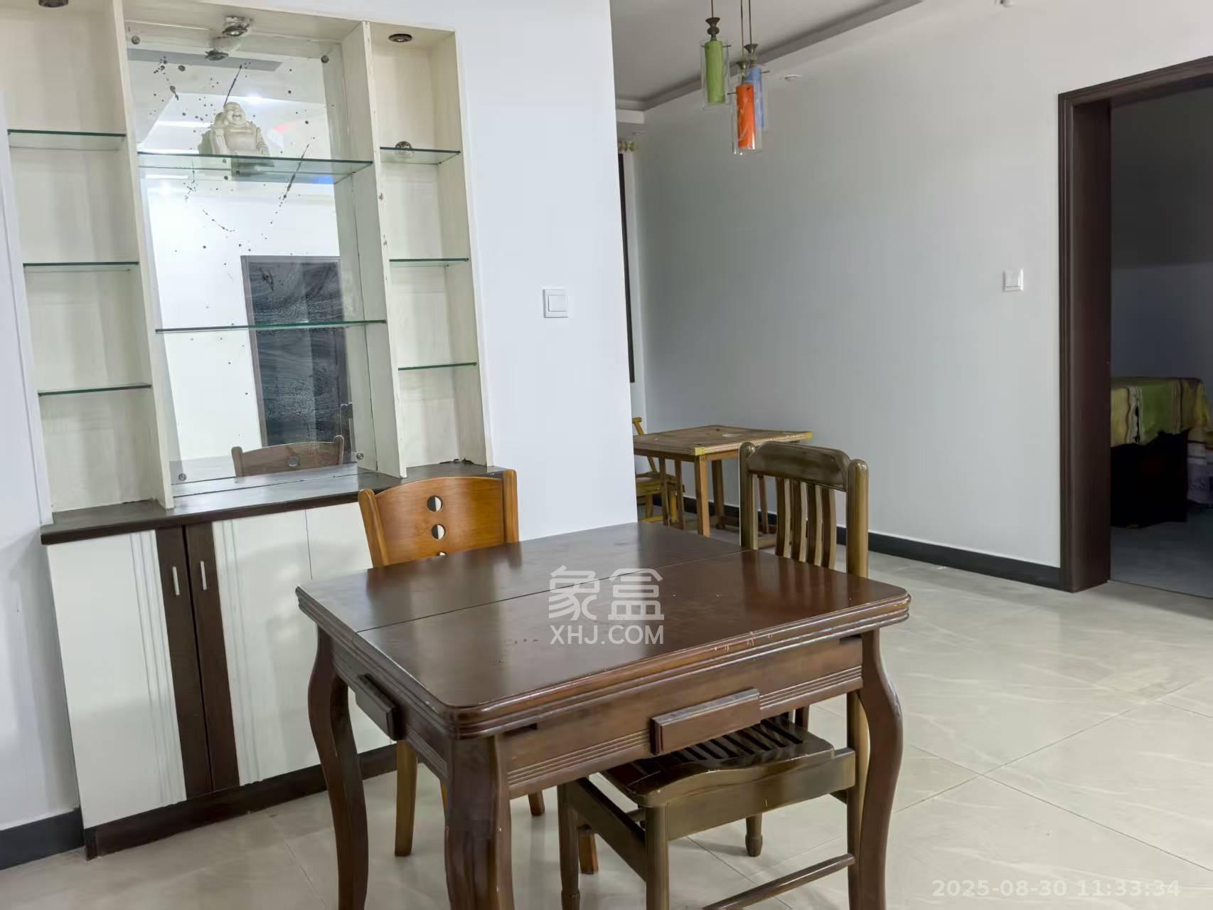 中南汽车世界  3室2厅1卫   1500.00元/月室内图