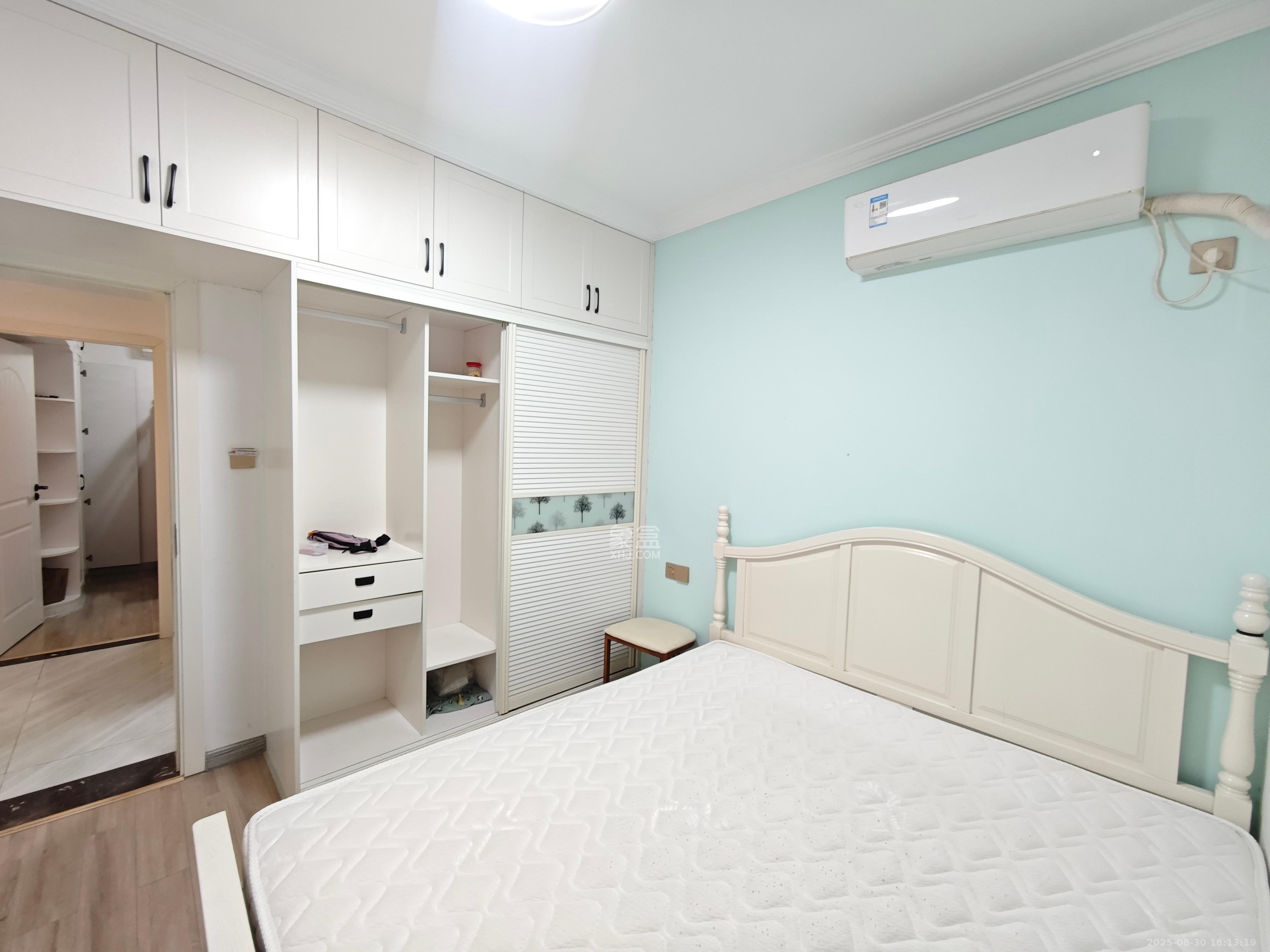 天麓尚层  2室2厅1卫    2300.0元/月 天麓尚层  2室2厅1卫    2300.0元/月室内图