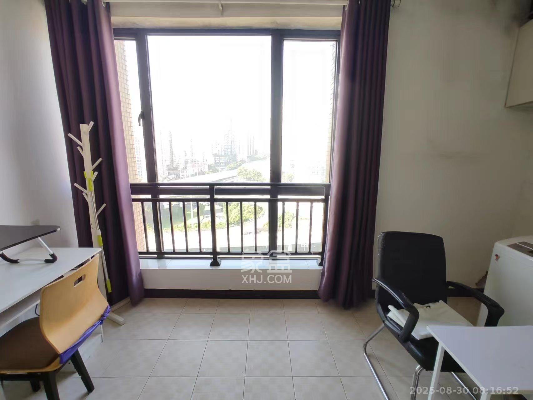 剑桥名门  1室1厅1卫    1300.0元/月 剑桥名门  1室1厅1卫    1300.0元/月室内图