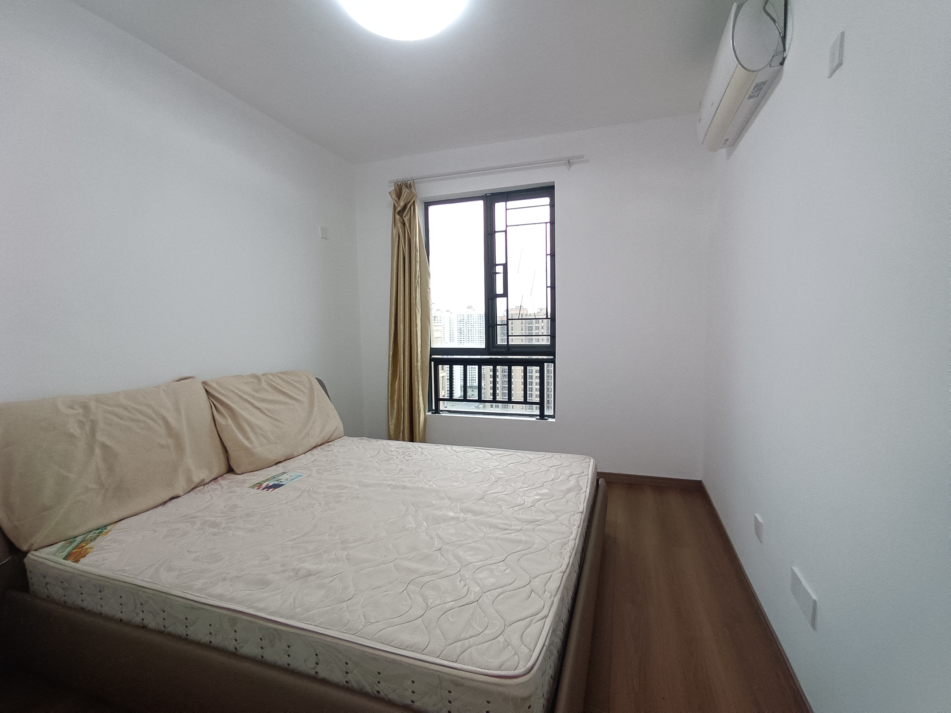 泰山公馆 3室2厅2卫 45.0万 泰山公馆 3室2厅2卫 45.0万室内图