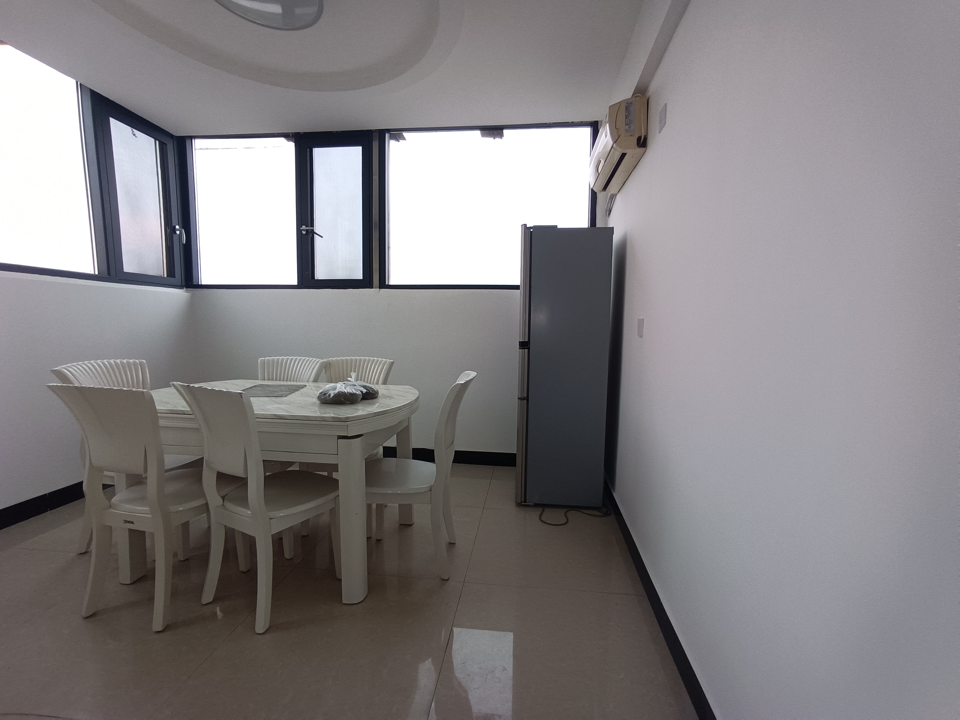 泰山公馆 3室2厅2卫 45.0万 泰山公馆 3室2厅2卫 45.0万室内图