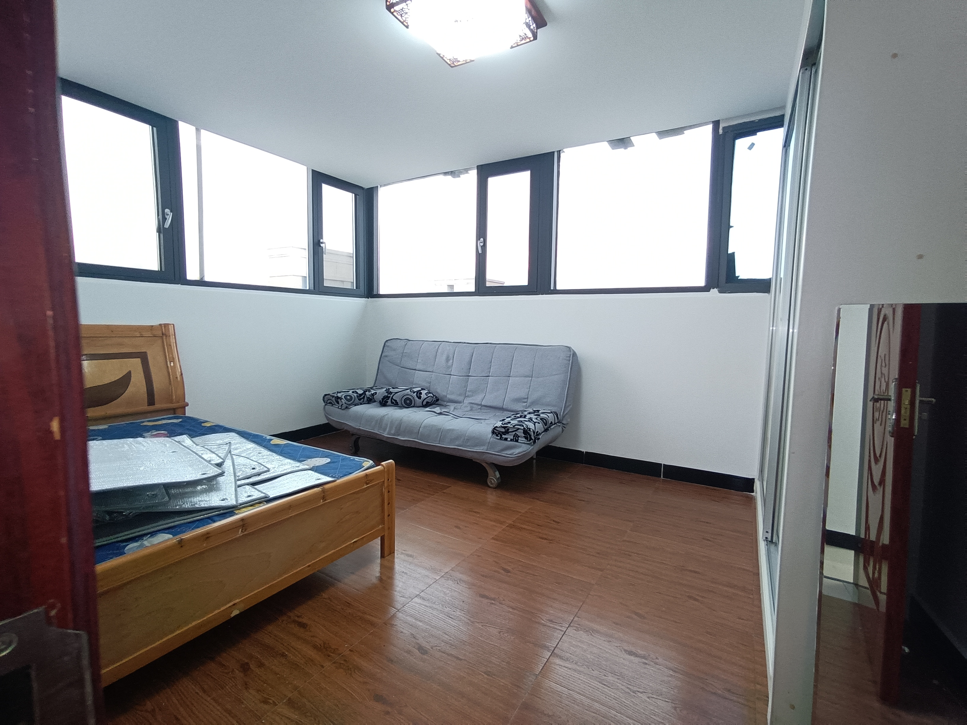 泰山公馆 3室2厅2卫 45.0万 泰山公馆 3室2厅2卫 45.0万室内图