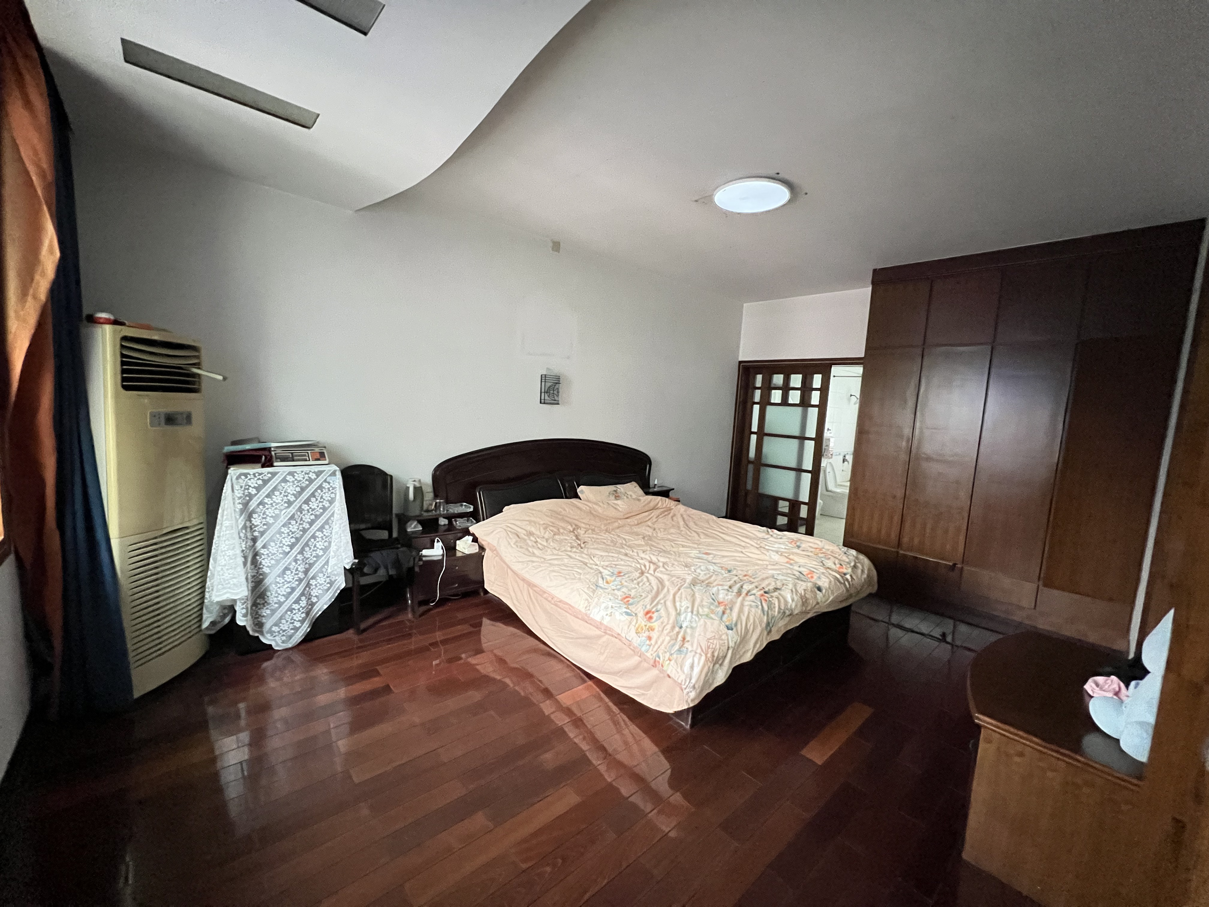 康华小区  4室2厅2卫   48.00万室内图