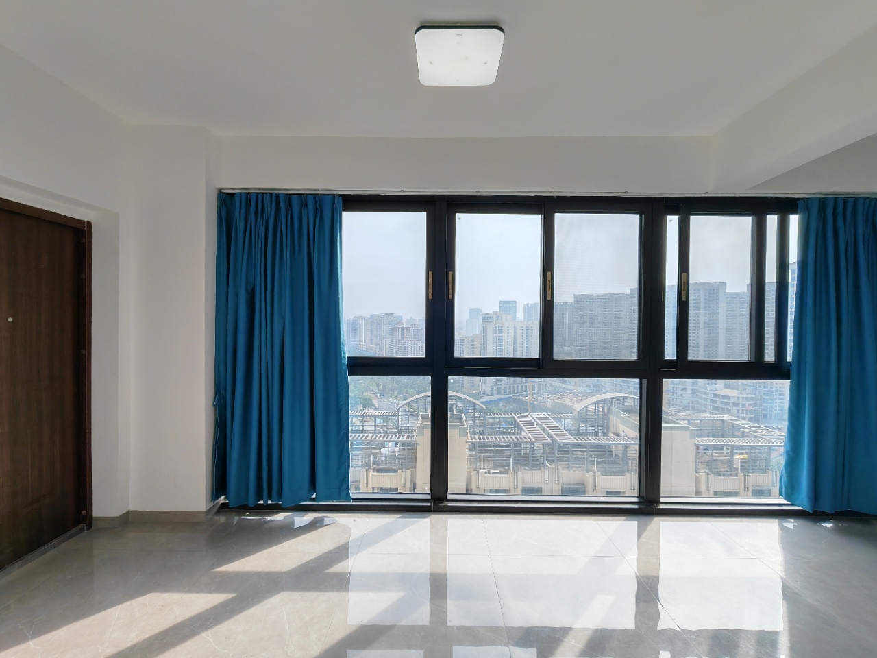 海航豪庭南苑 3室2厅2卫 5000.0元/月 海航豪庭南苑 3室2厅2卫 5000.0元/月室内图