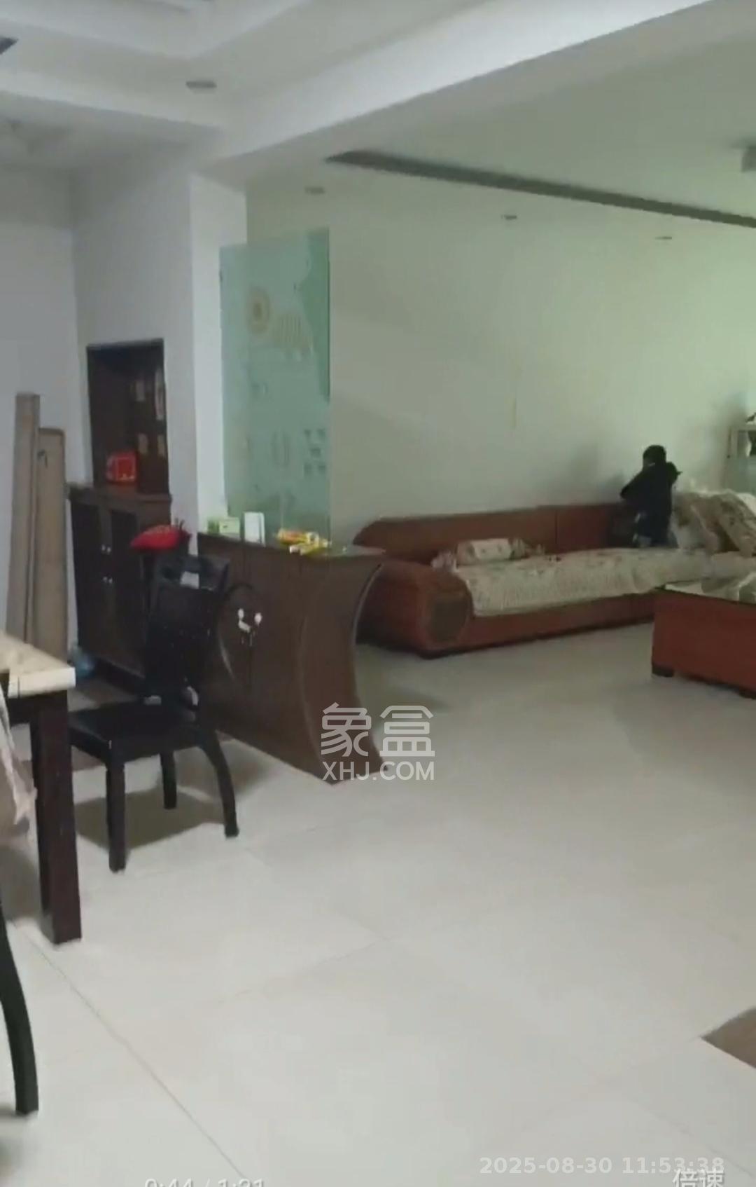 欣安小区  3室2厅2卫    1400.0元/月 欣安小区  3室2厅2卫    1400.0元/月室内图