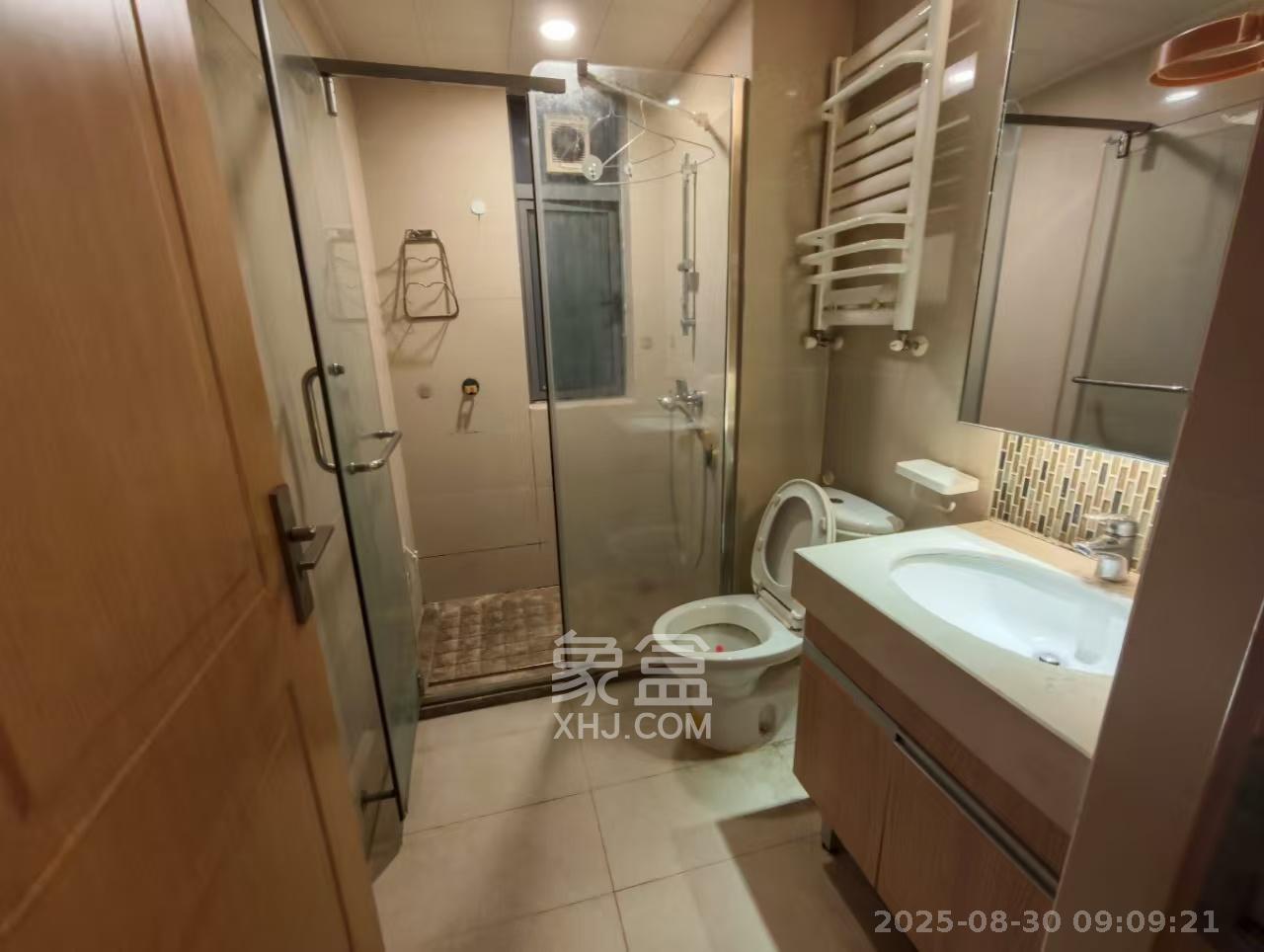 珠江郦城探香里  3室2厅1卫    2600.0元/月 珠江郦城探香里  3室2厅1卫    2600.0元/月室内图