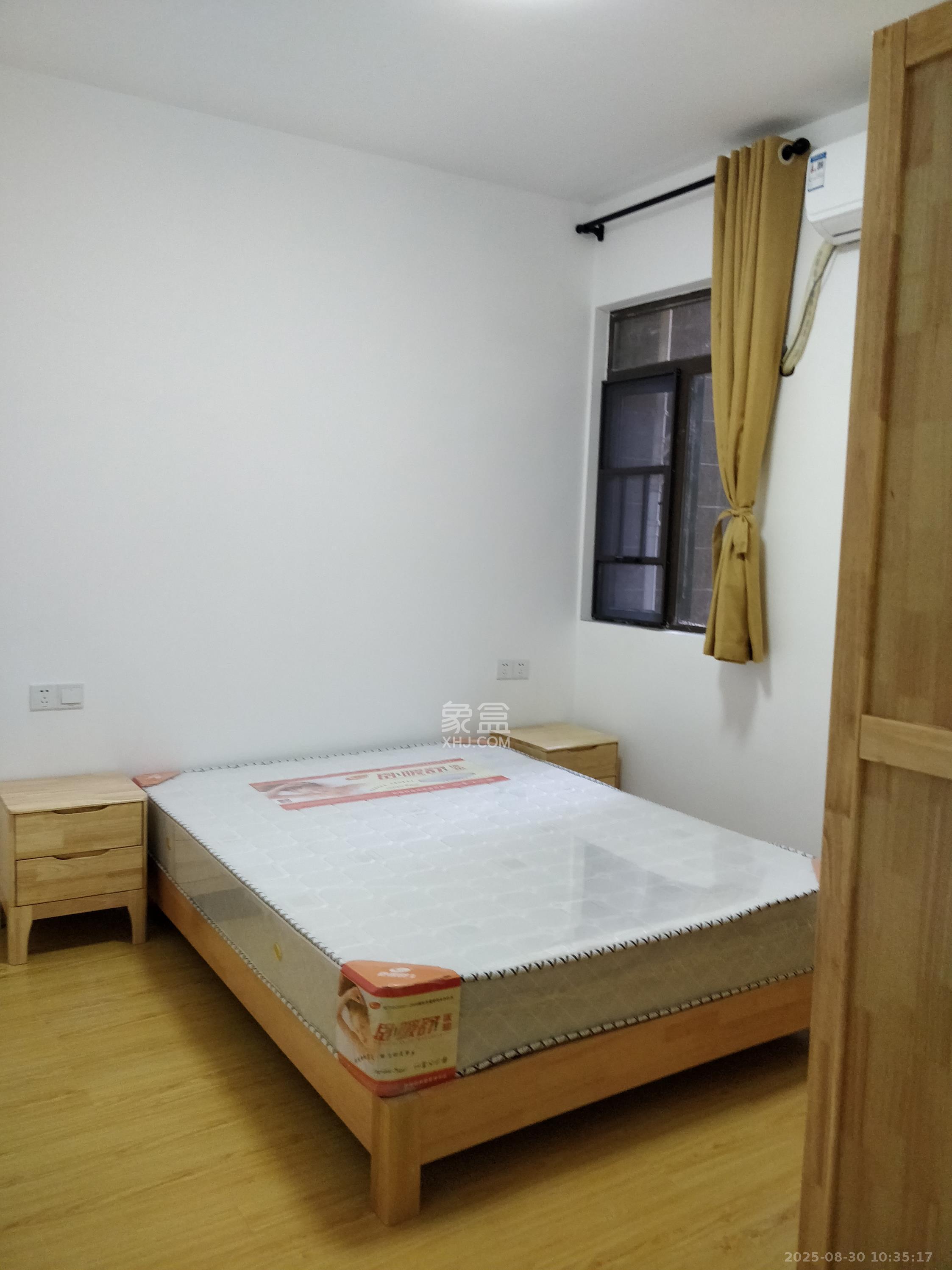 芙蓉别墅山庄（嘉湘华庭）  3室2厅2卫   3500.00元/月室内图