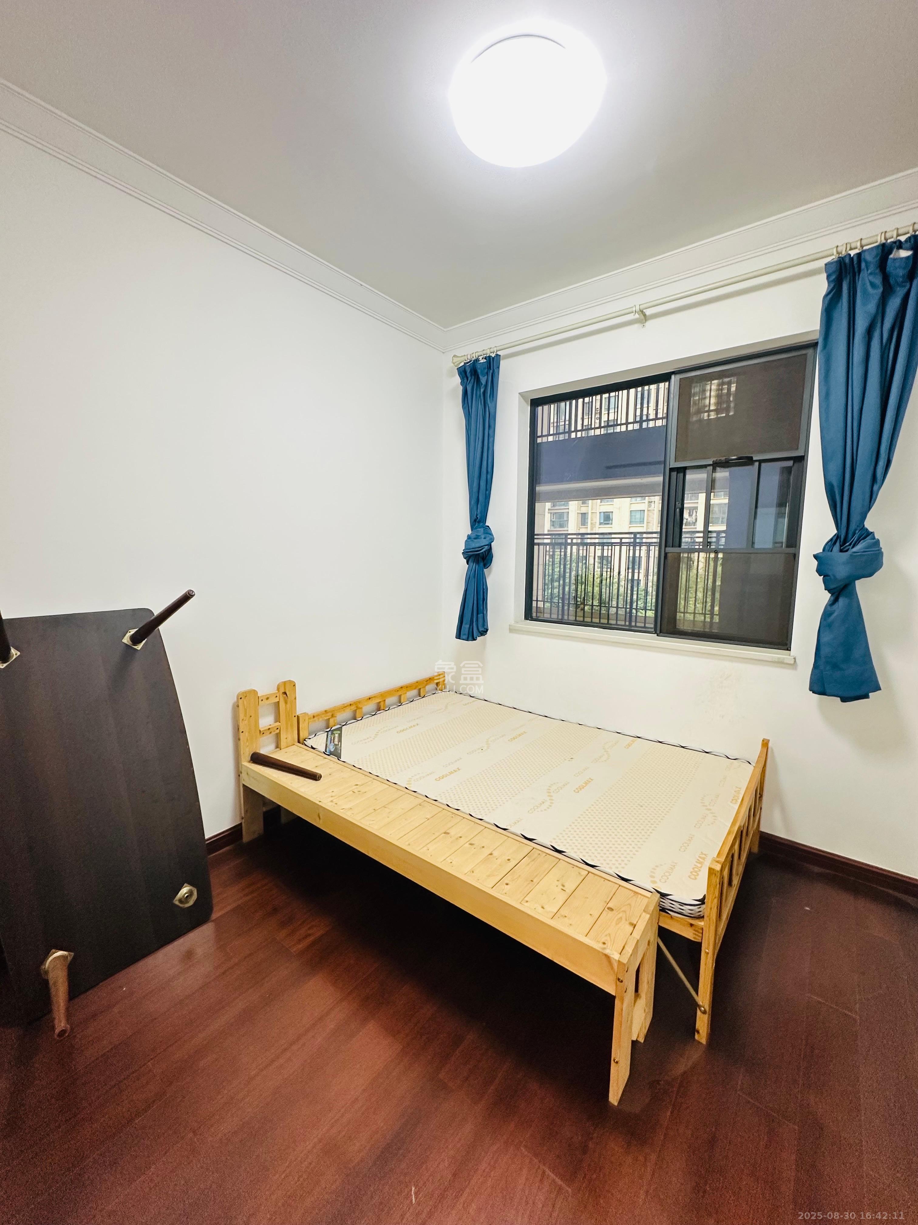 中海梅溪湖壹号  3室2厅2卫    2700.0元/月室内图