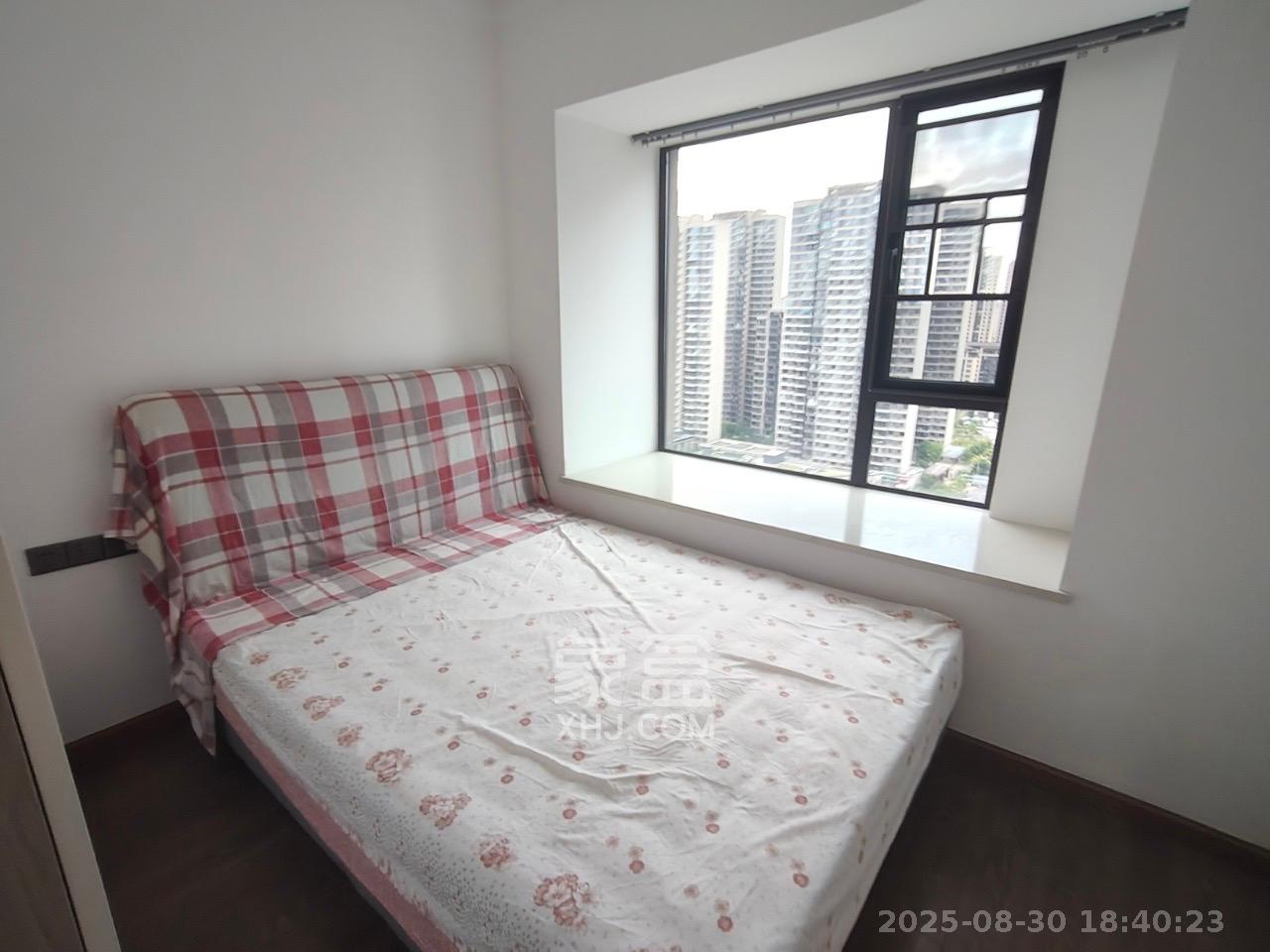 招商华发依云曦城  4室2厅2卫   3000.00元/月室内图